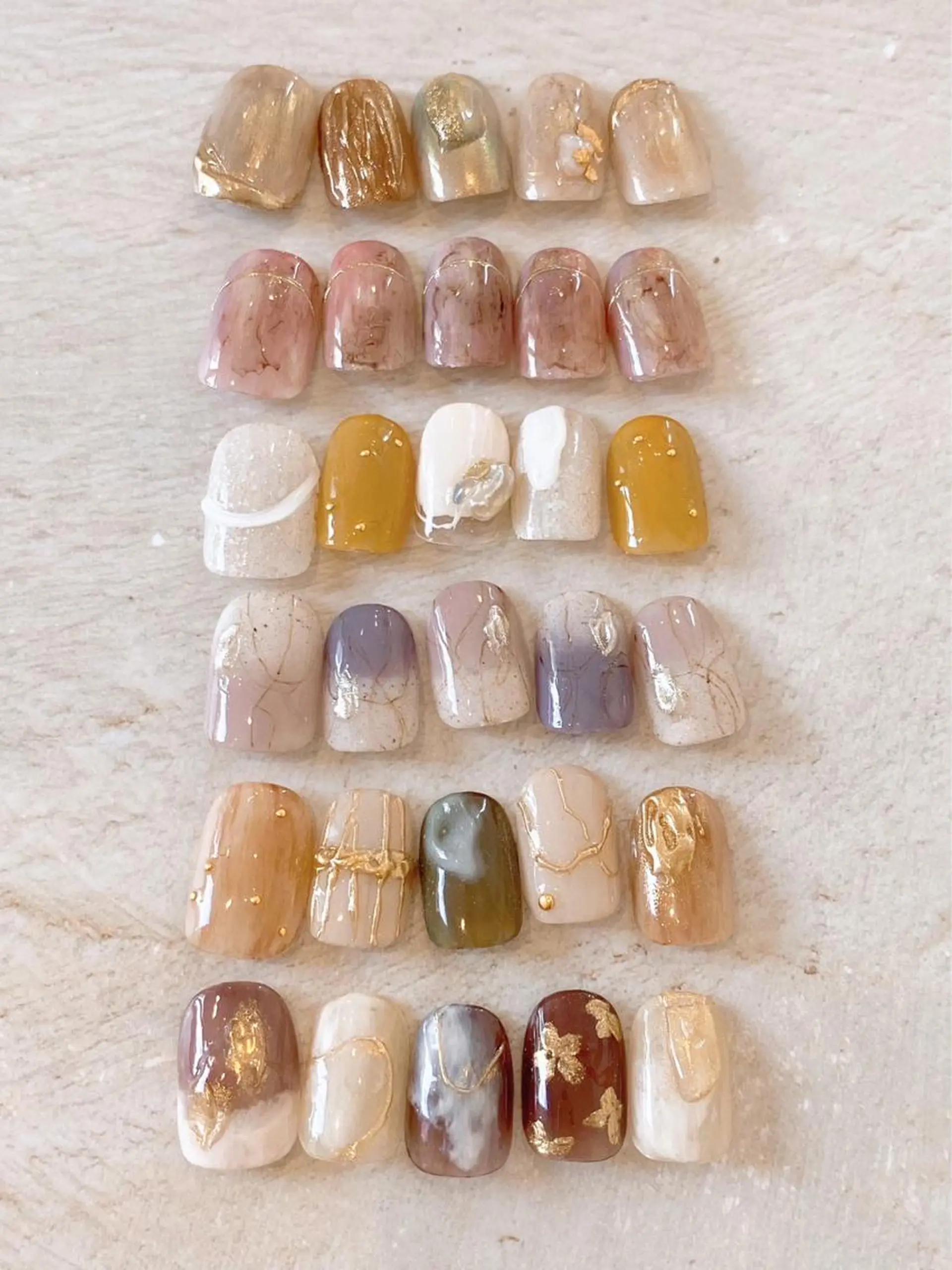 ネイル ニュアンスネイル 🫧ちゅるん/韓国 Ayano𓈒🎀のネイルデザイン