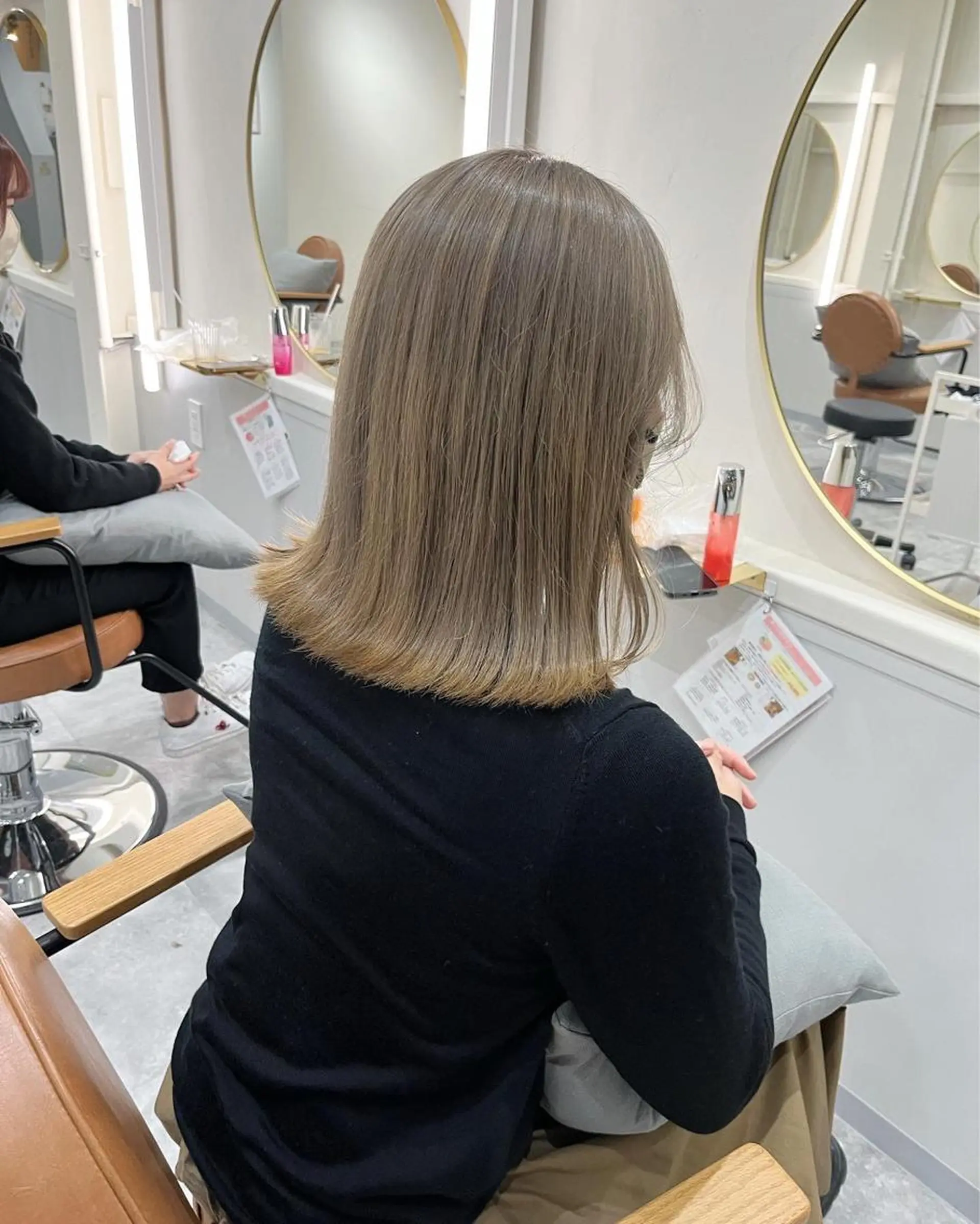 ミディアム カラー マツエク・マツパ ベージュカラー ミルクティーベージュ カット ヘアカラー トリートメント 𝗺𝗶𝗸𝘂♡ 似合わせ🎀のヘアスタイル