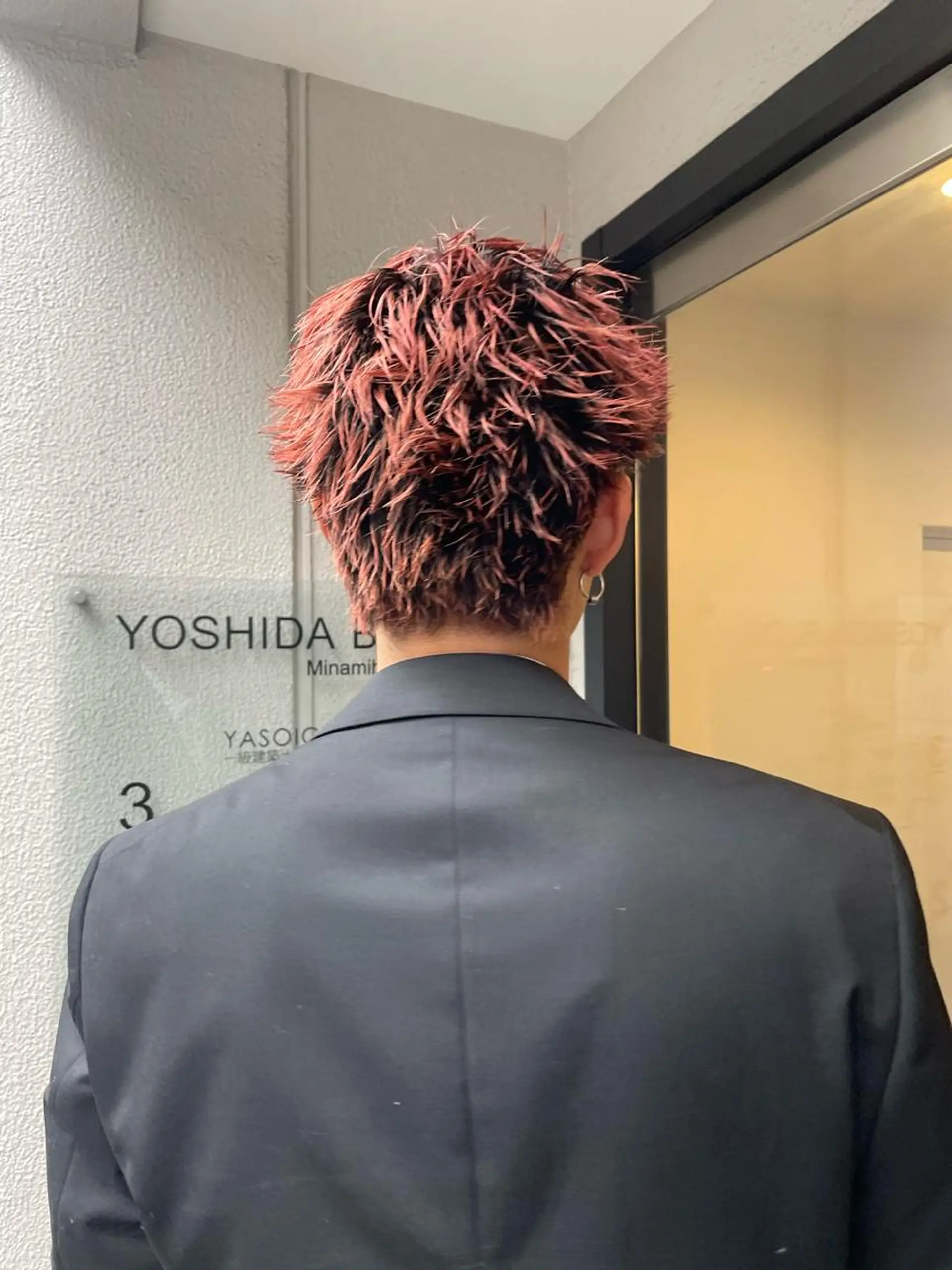 ショート カラー メンズ メンズブリーチ ベージュカラー ブリーチ ピンクカラー ピンクベージュ カット ヘアカラー トリートメント 心斎橋/レイヤー/ ブリーチ/モエのヘアスタイル