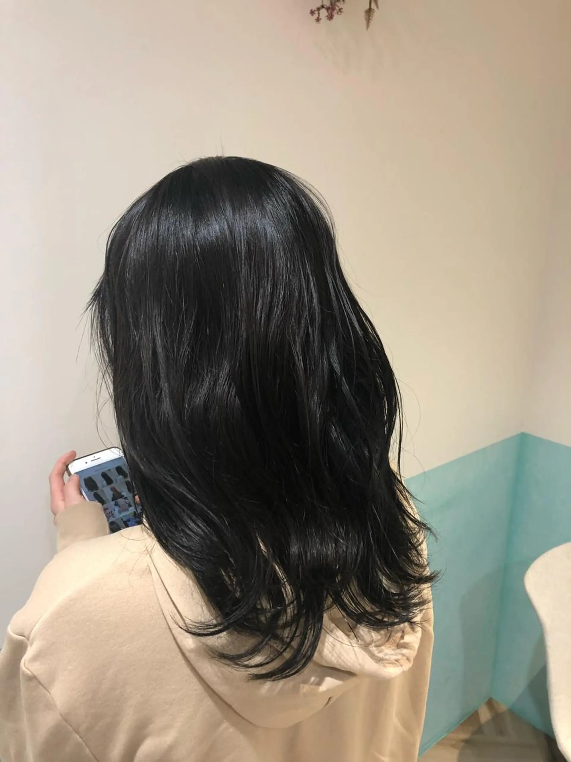 カラー 伊東 彩花のヘアスタイル