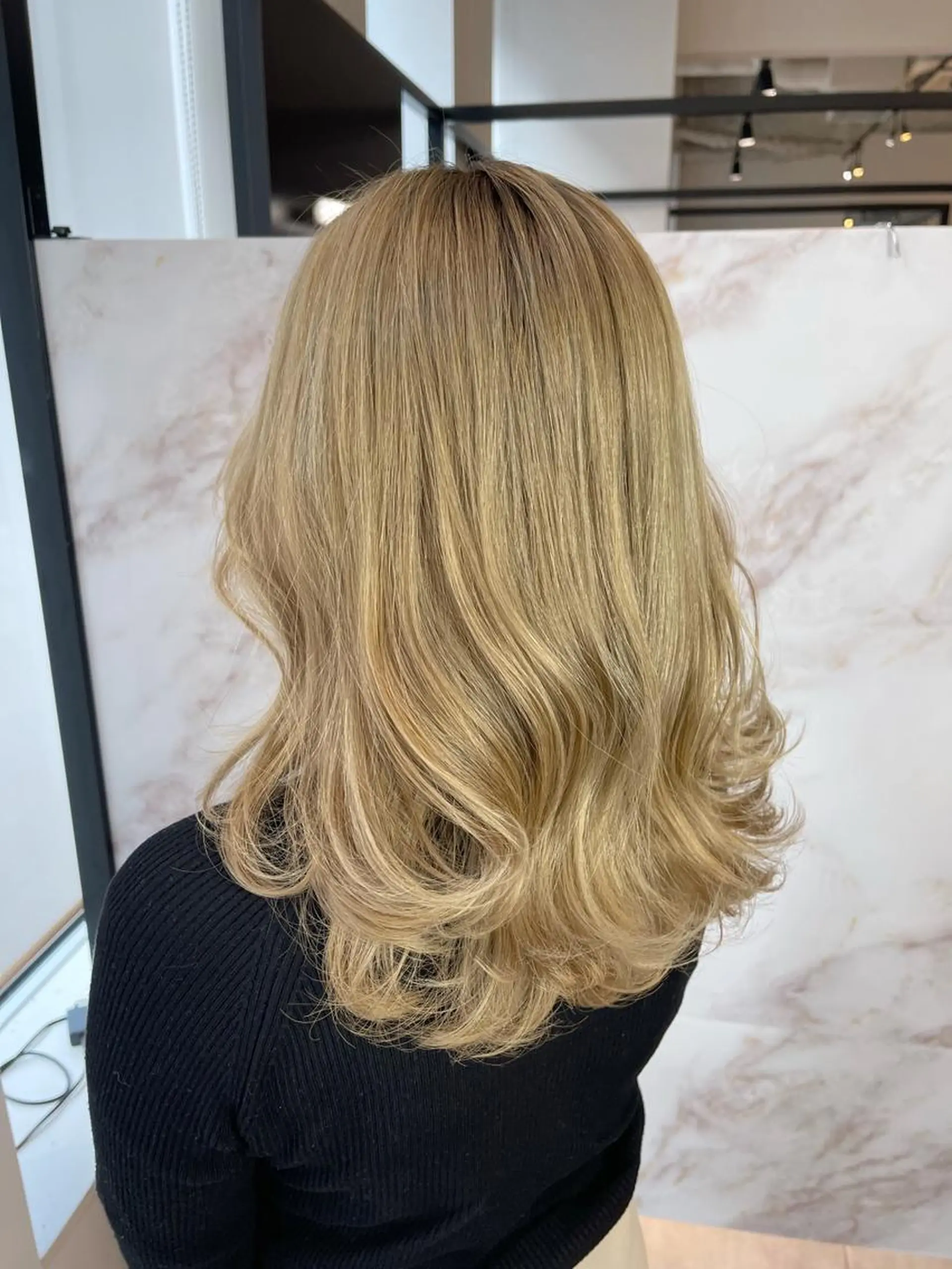 セミロング カラー ベージュカラー ブロンド ブロンドベージュ biscohair 髪にドラマを。のヘアスタイル