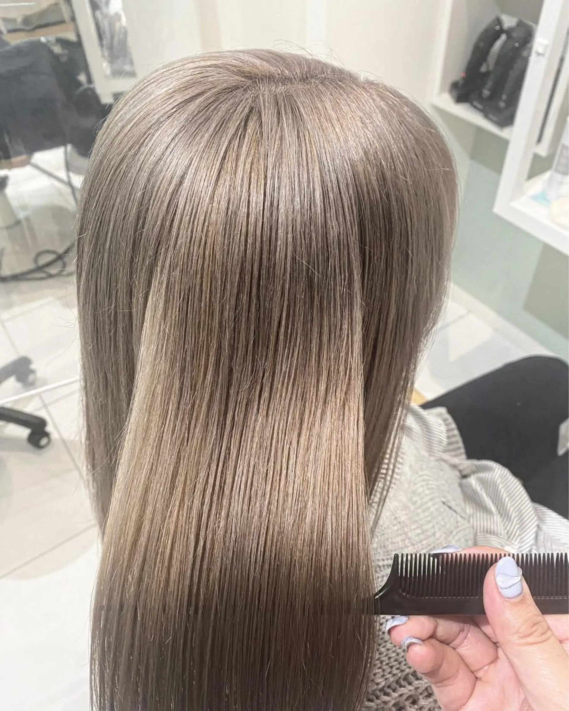 セミロング カラー カット ヘアカラー カマチョ タイスのヘアスタイル