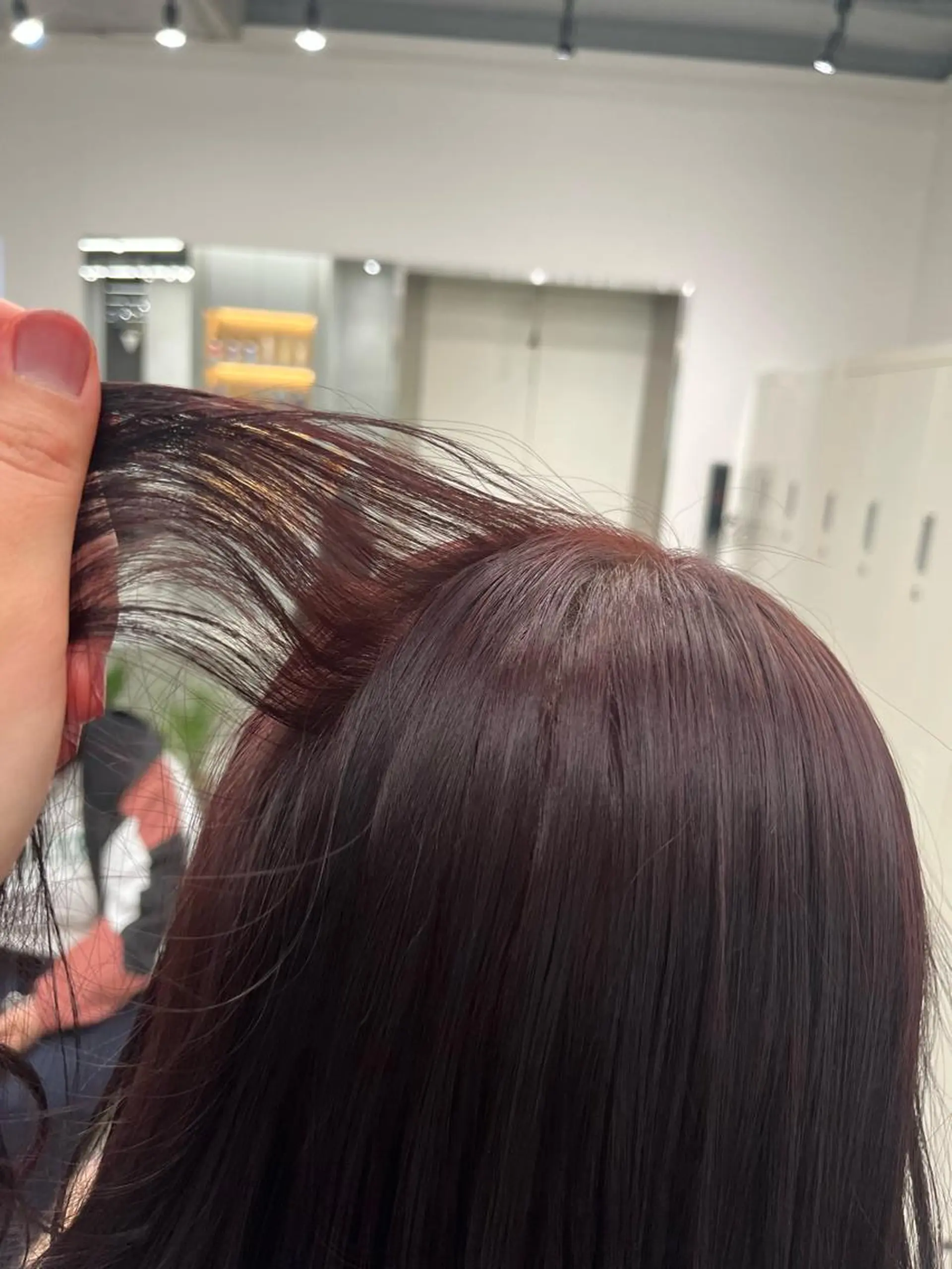 カラー レッドカラー 中村 彩夏のヘアスタイル