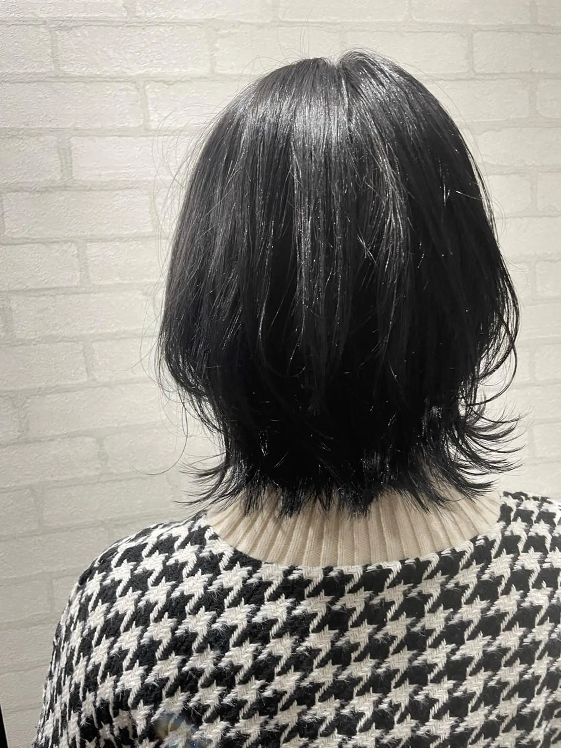 ミディアム アッシュ 外ハネヘア ウルフカット ヘアカラー メンズ特化☝️添田 好恵のヘアスタイル