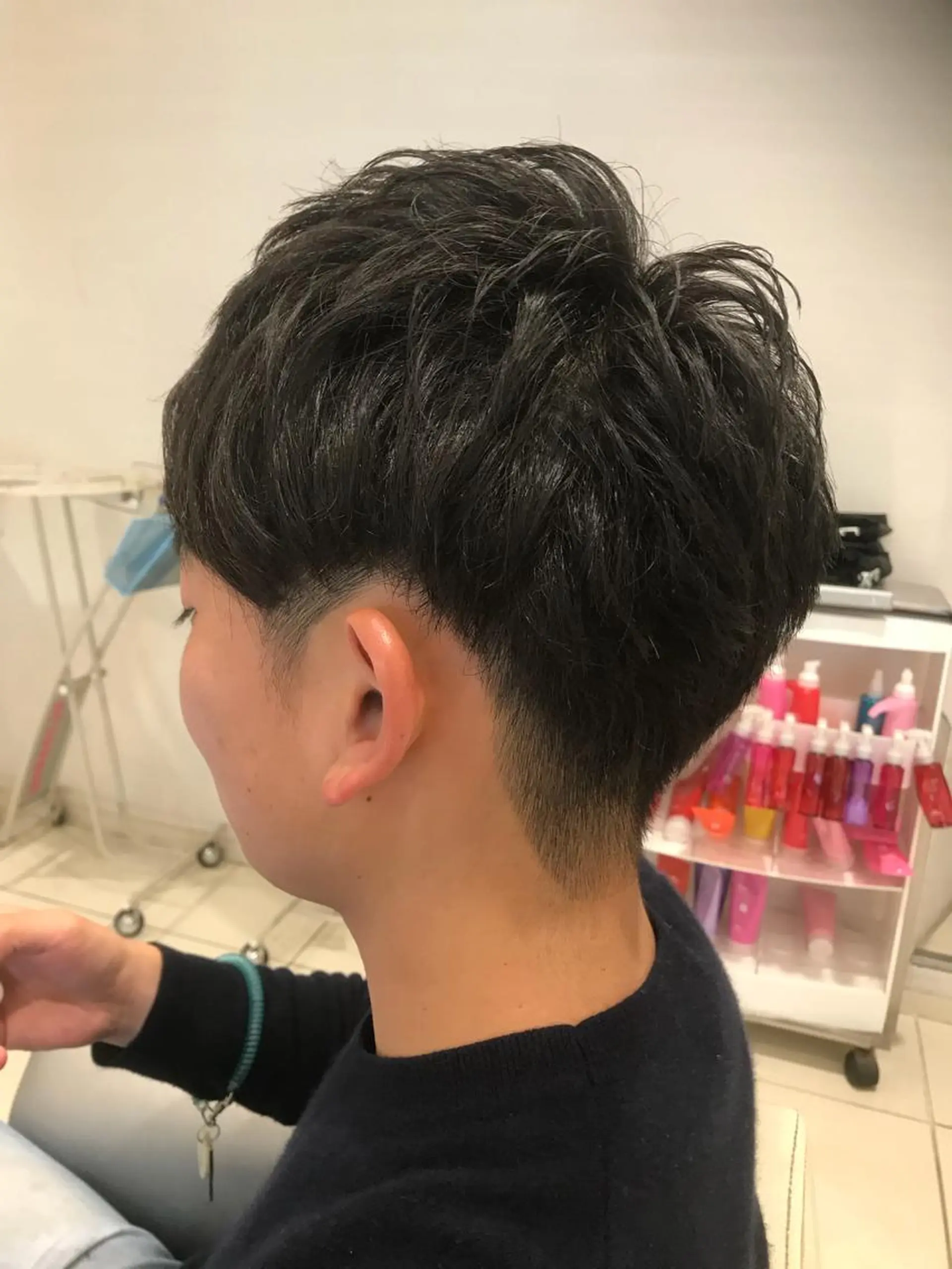 ショート カラー パーマ ヘアアレンジ メンズ キッズ ネイル マツエク・マツパ メンズハイトーン メンズパーマ 刈り上げ アディクシーカラー 透明感カラー カット EnBlesS西宮 マンツーマン神道有基のヘアスタイル