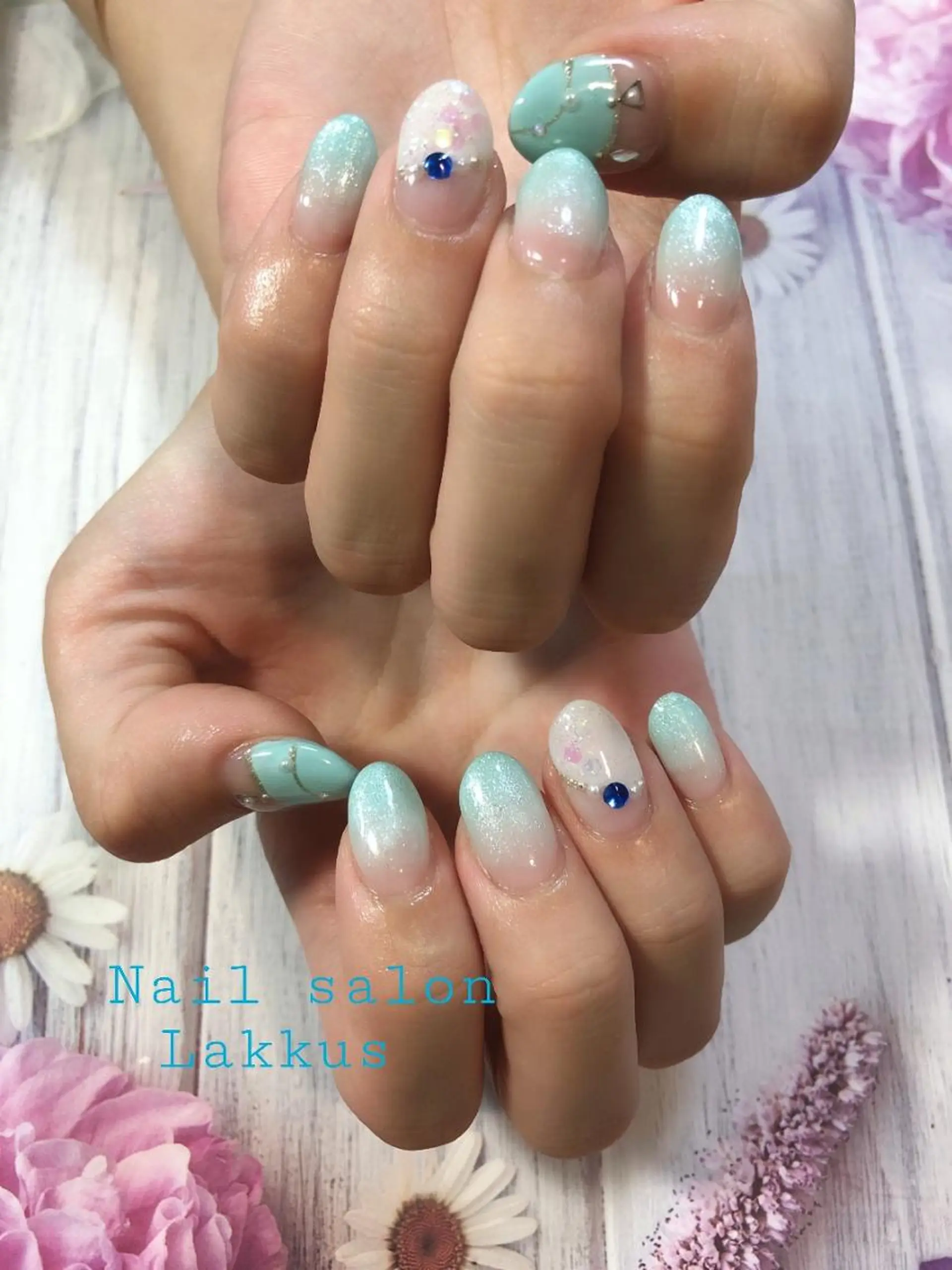 ネイル ブルー ハンドネイル Lakkus T－Mのネイルデザイン