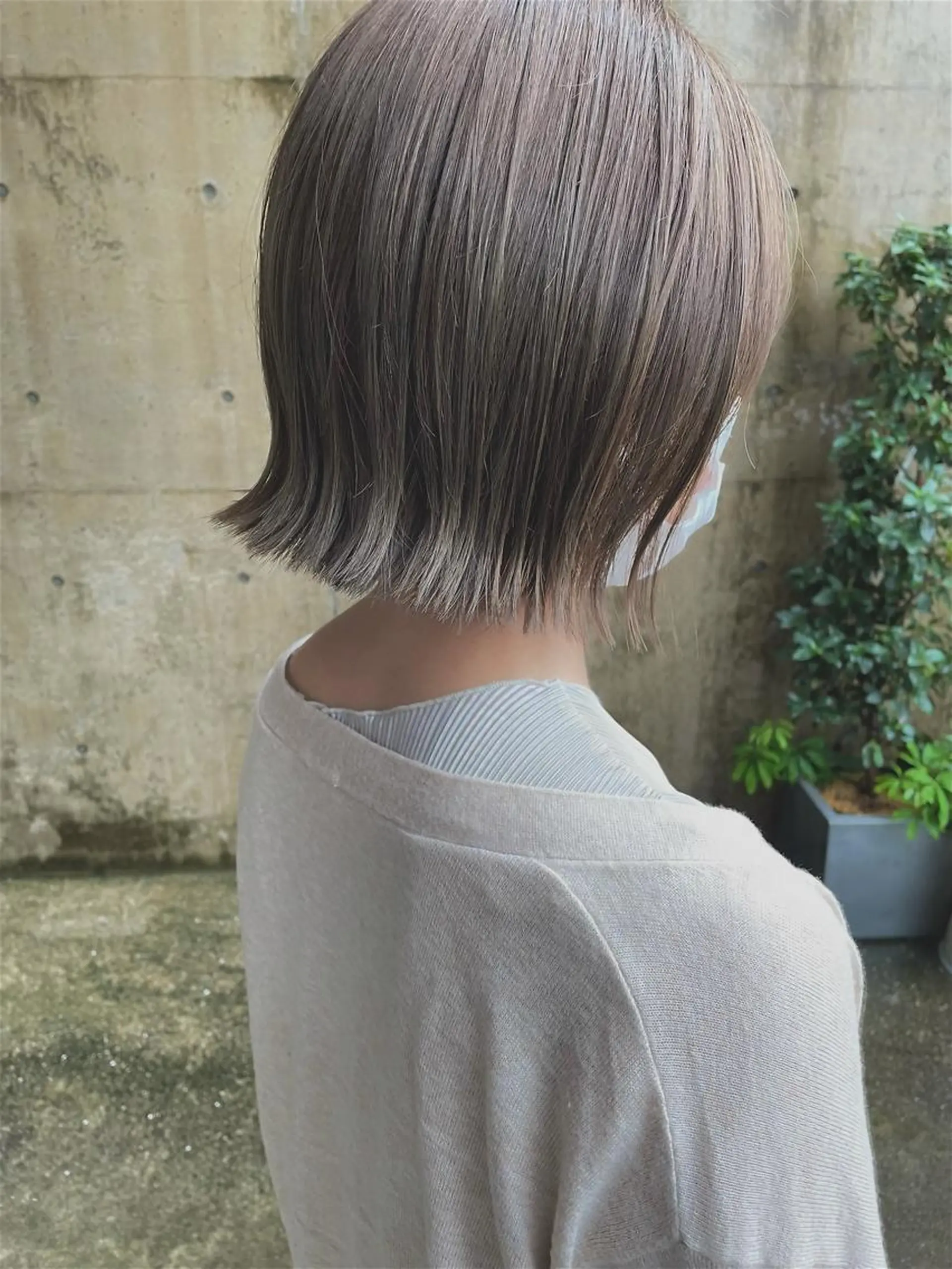 ミディアム カラー グレージュ t.（ティードット）所属・日高 香織のヘアスタイル