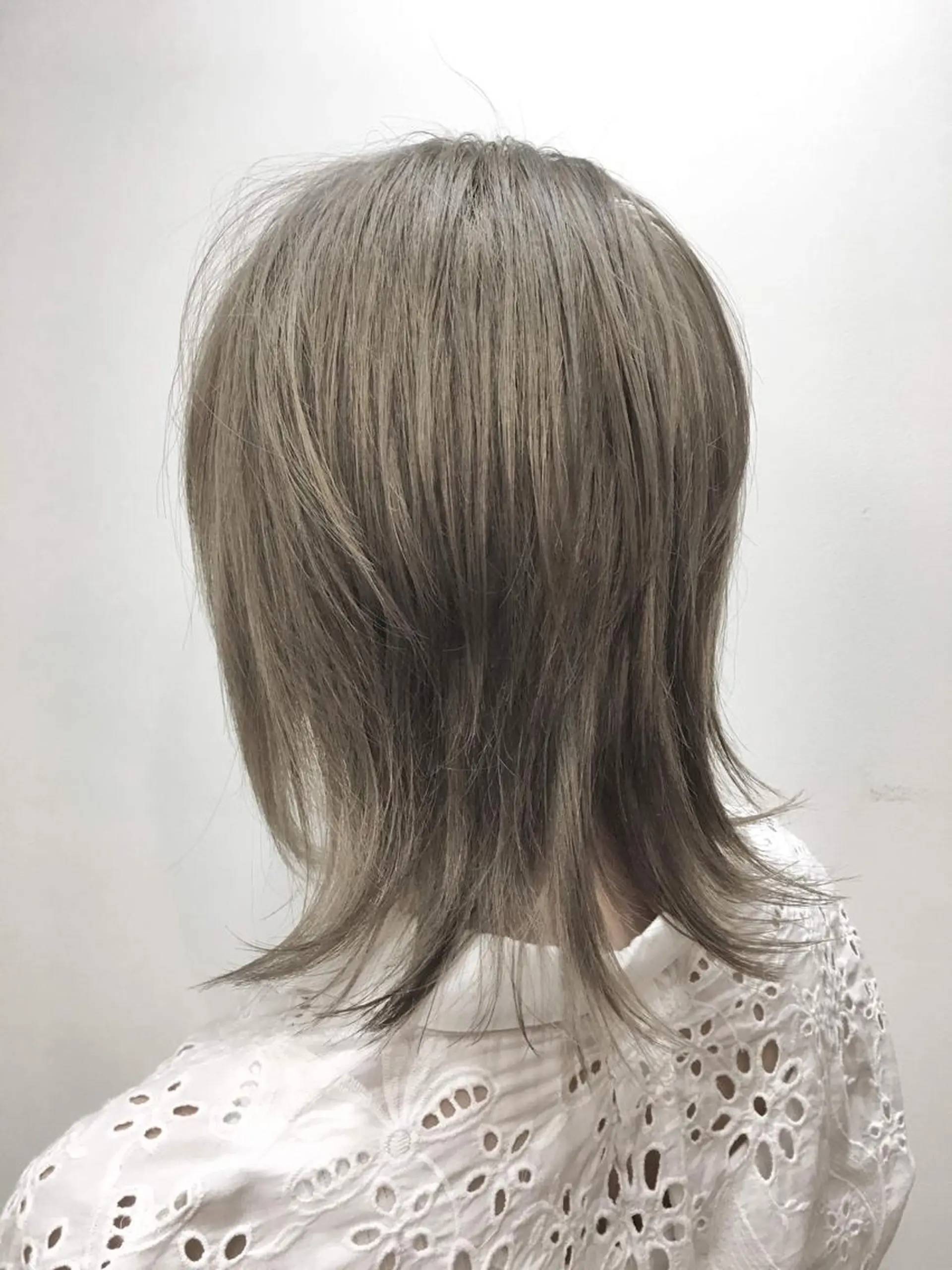 ミディアム カラー 透明感カラー ハイトーンカラー ウルフカット デジタルパーマ💫/ 似合わせカット✂️のヘアスタイル