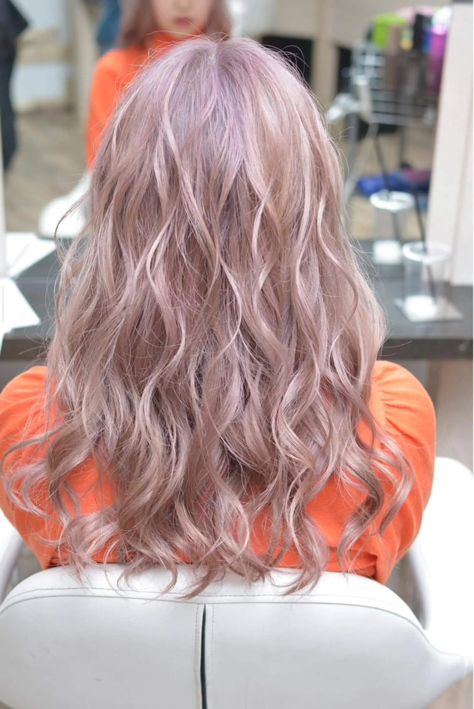 セミロング レディース専用🌷咲 の垢抜けブリーチ部屋のヘアスタイル