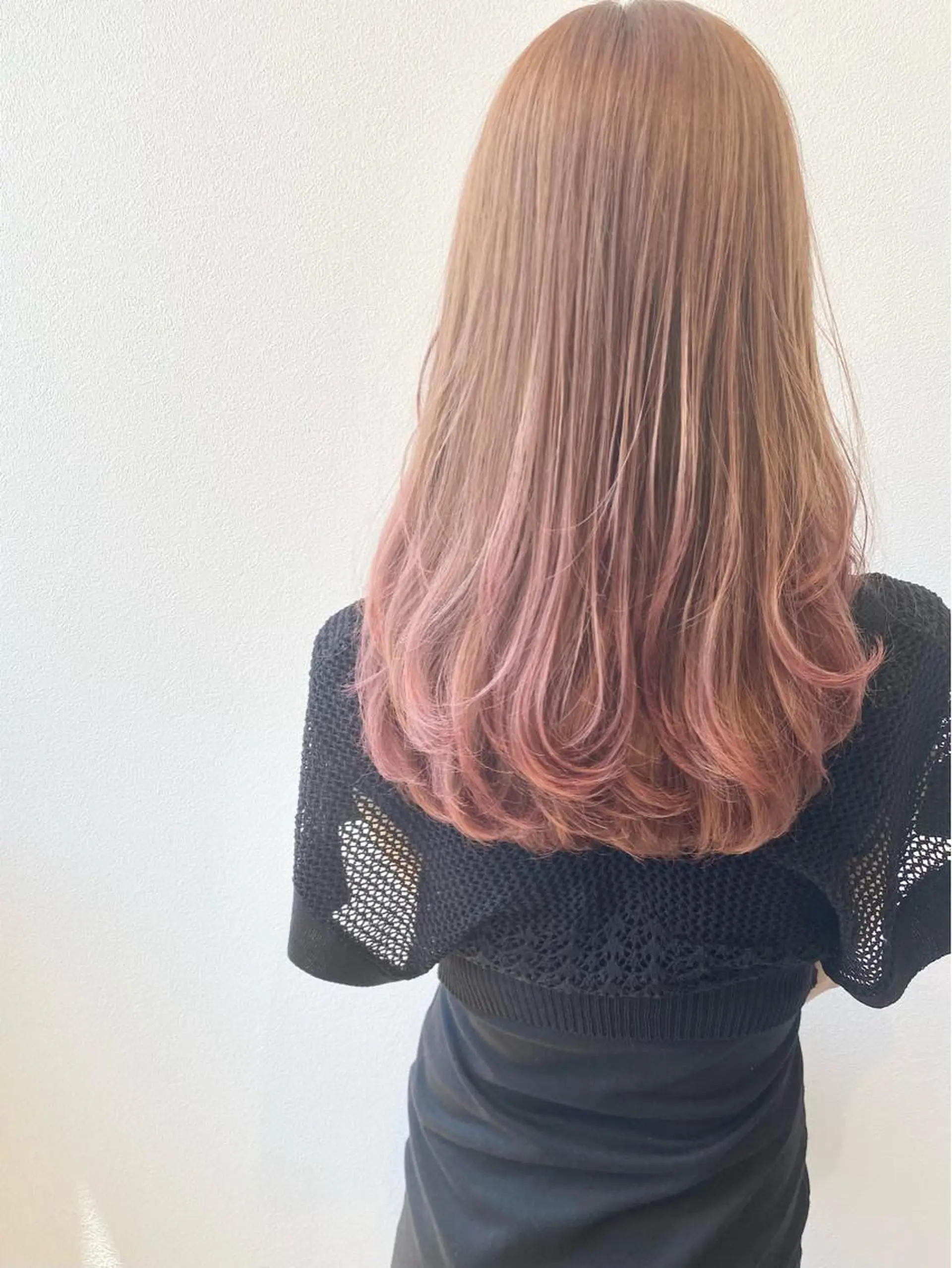 ロング ヘアカラー MYRTLE TSUNODAのヘアスタイル