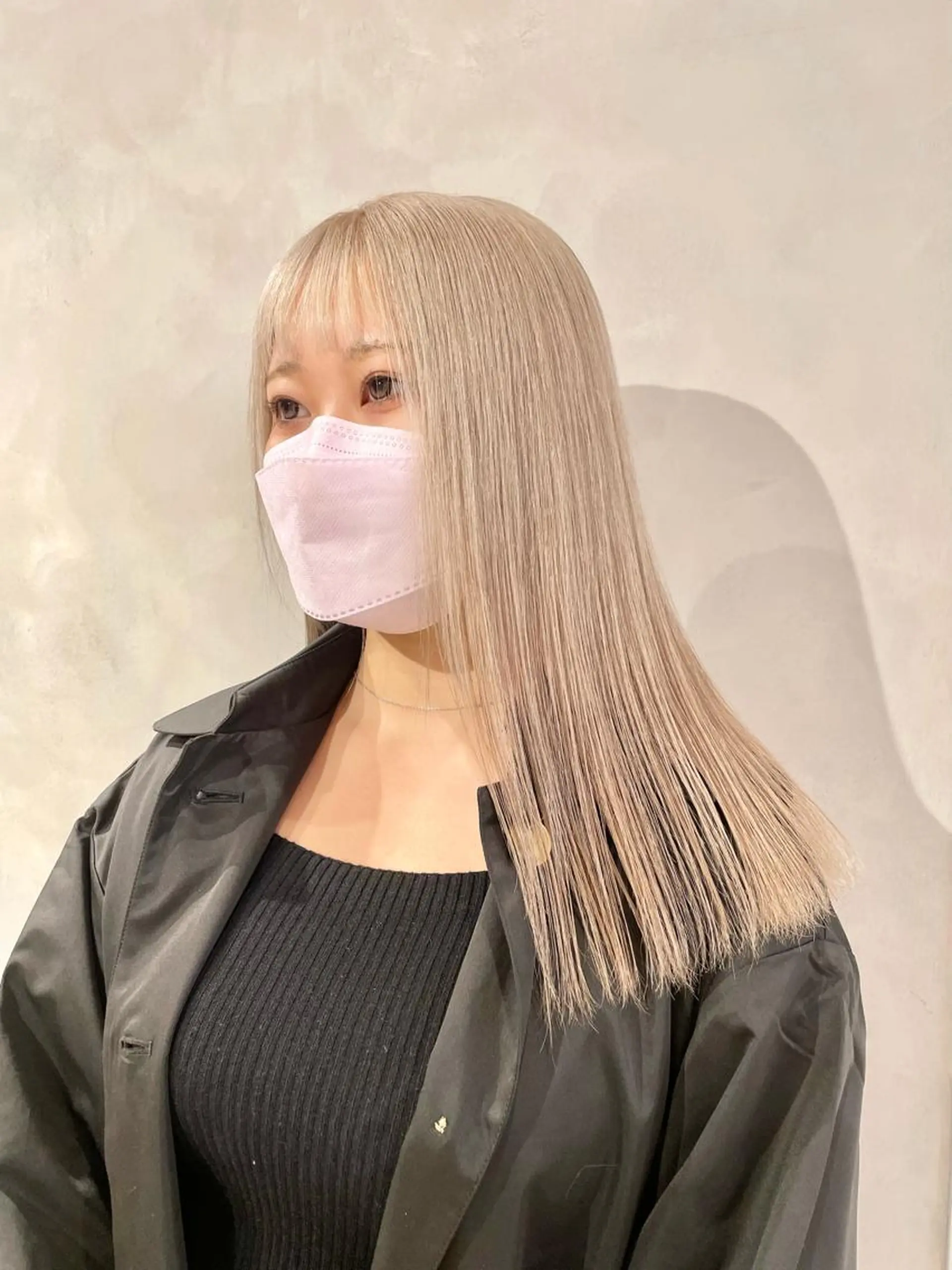 ロング カラー ベージュカラー ホワイトベージュ ヘアカラー トリートメント ヘアセット ハイトーン×レイヤー ／遠藤将太のヘアスタイル