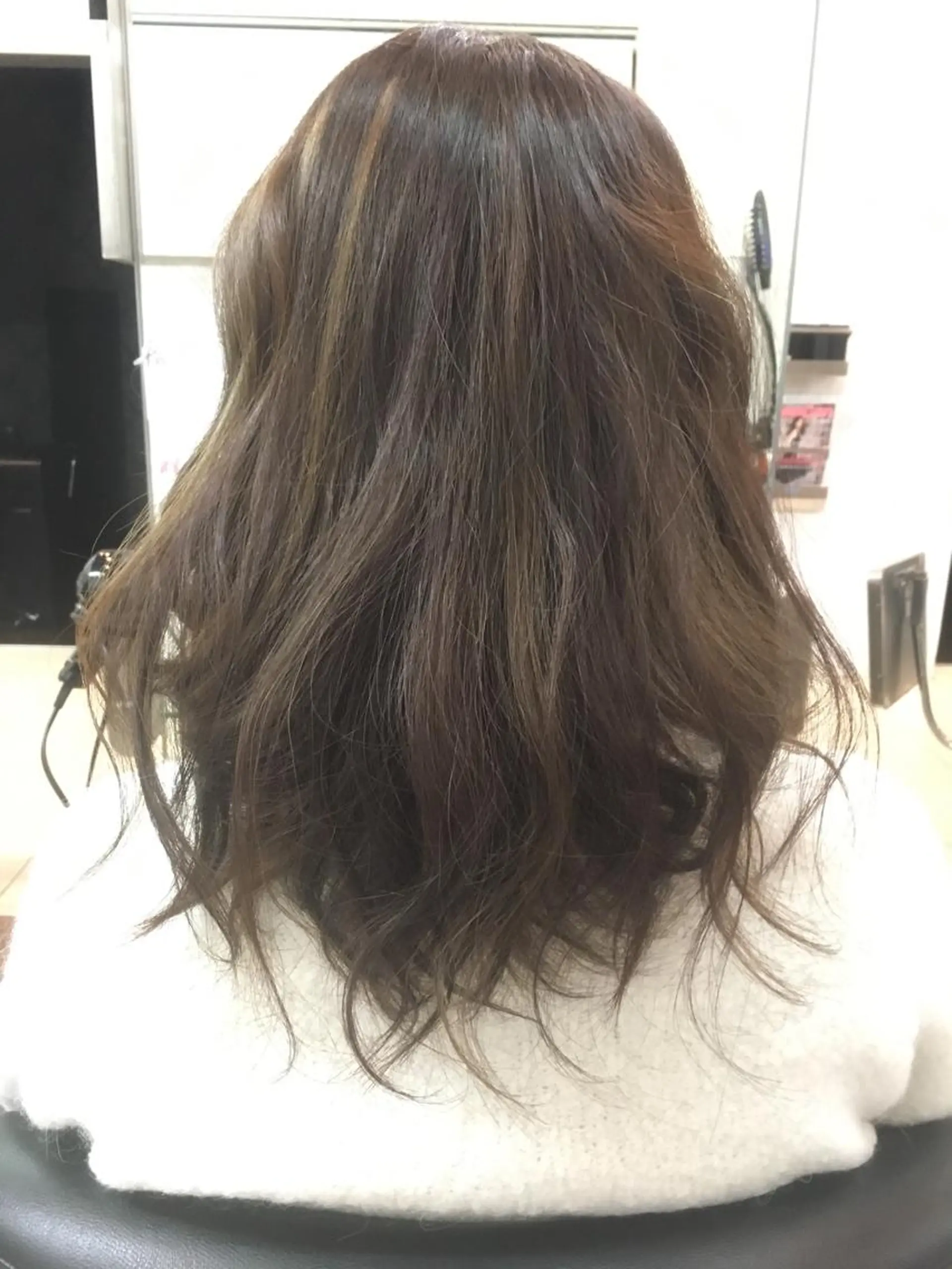 セミロング カラー 斎藤 みくのヘアスタイル