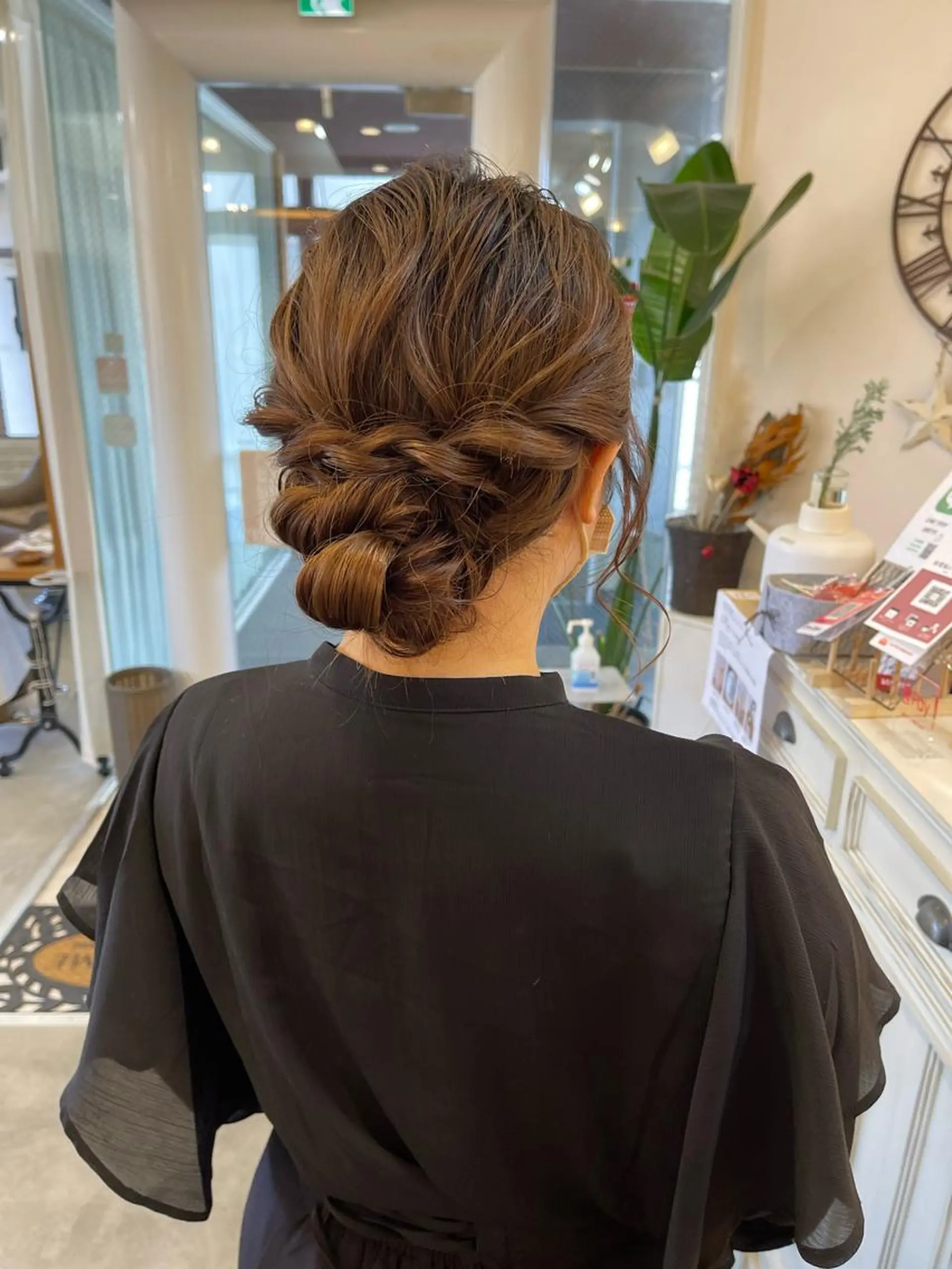 セミロング ヘアアレンジ 中堀 遥のヘアスタイル