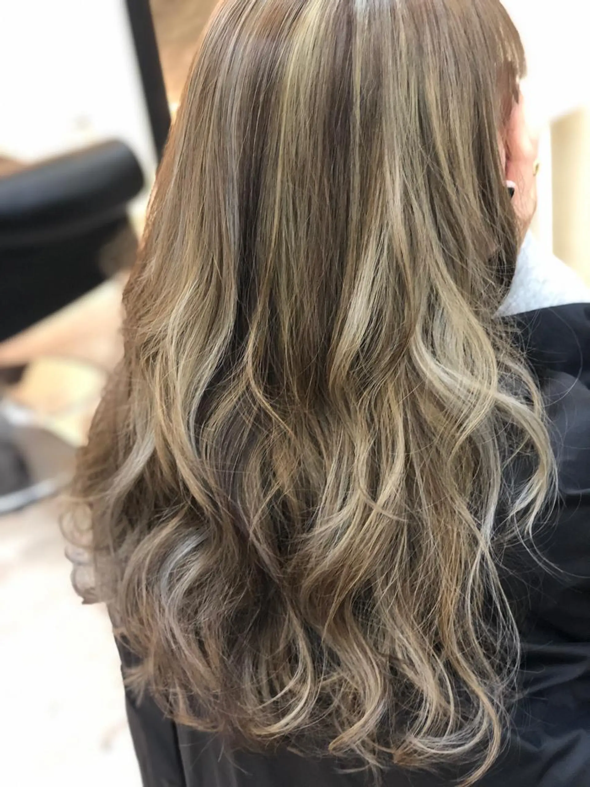 ロング カラー カット ヘアカラー パーマ トリートメント 鶴見 和美のヘアスタイル