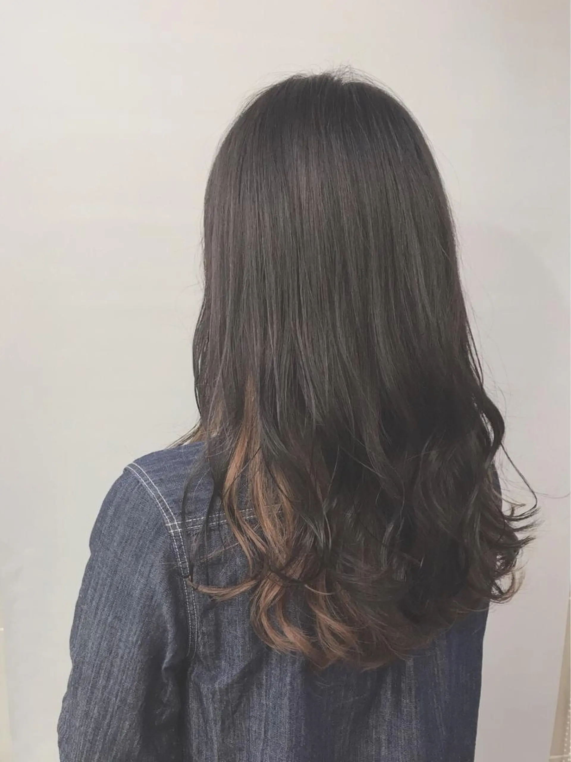 ロング カラー ベージュカラー ブリーチ グレージュ オレンジ オレンジベージュ カット ヘアカラー トリートメント ぱつっとボブ/ 小野あかねのヘアスタイル