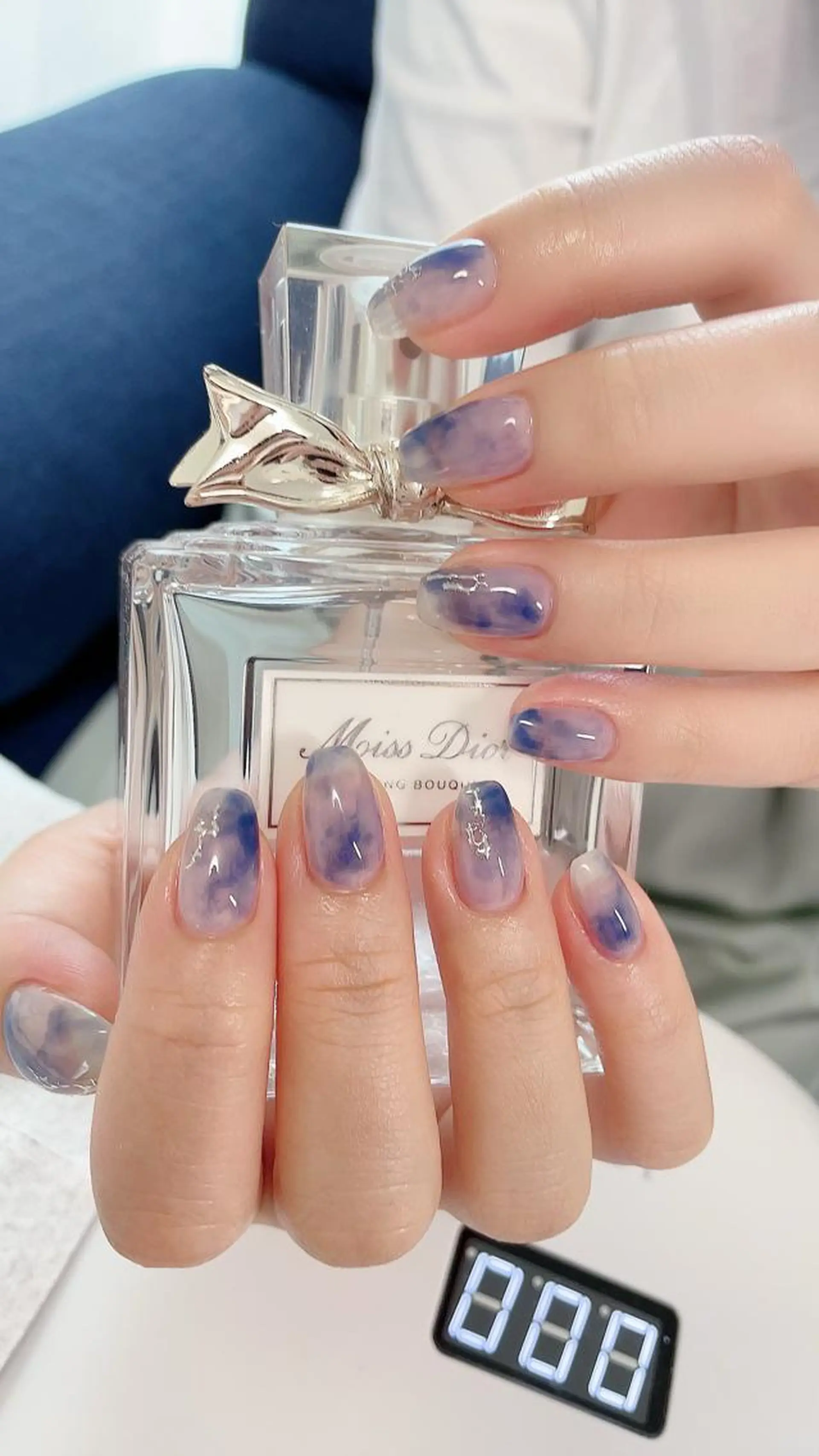 ミディアム カラー ネイル Petite Cannelleのネイルデザイン