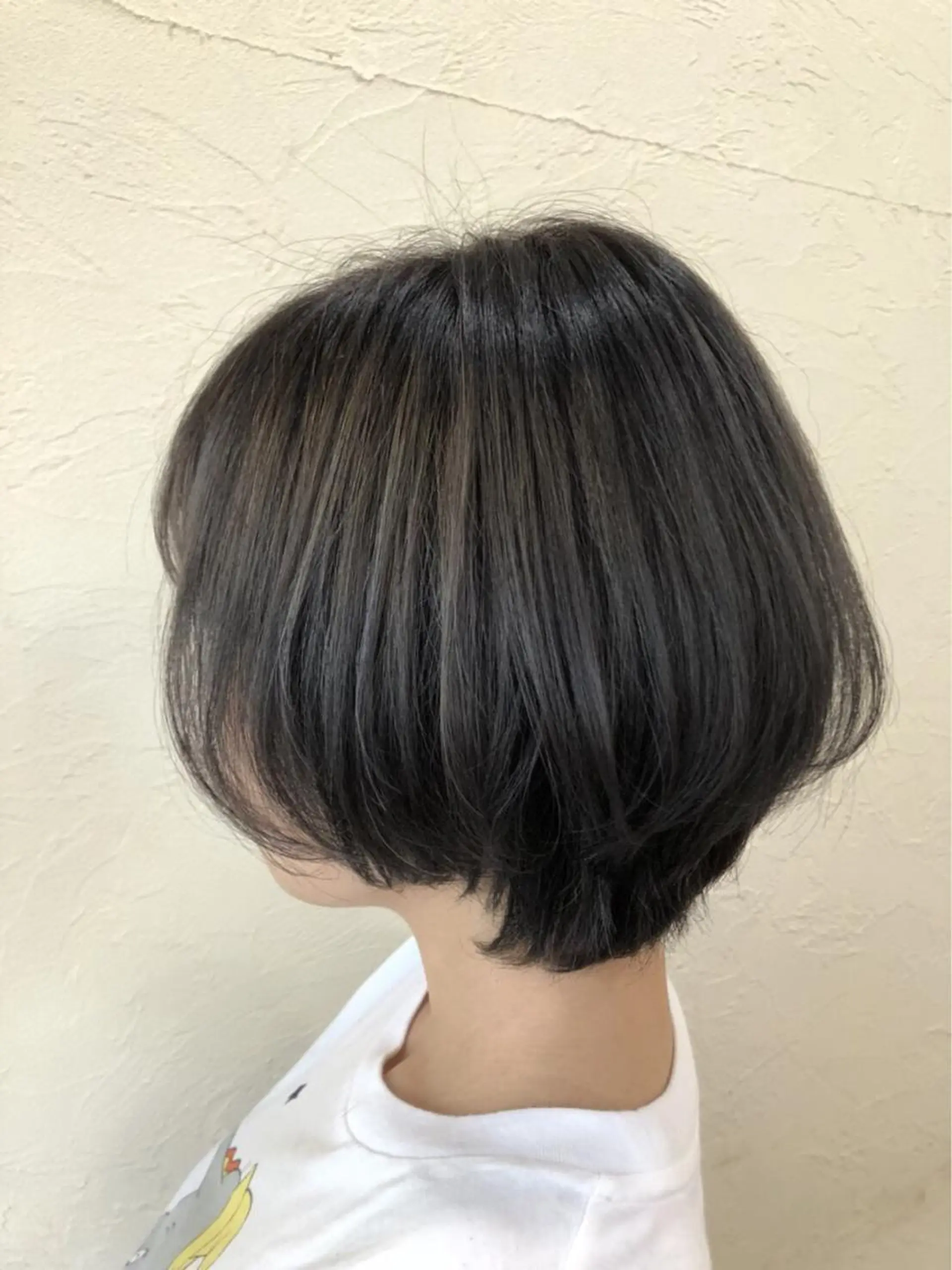 ショート カラー 出村谷 雄太のヘアスタイル