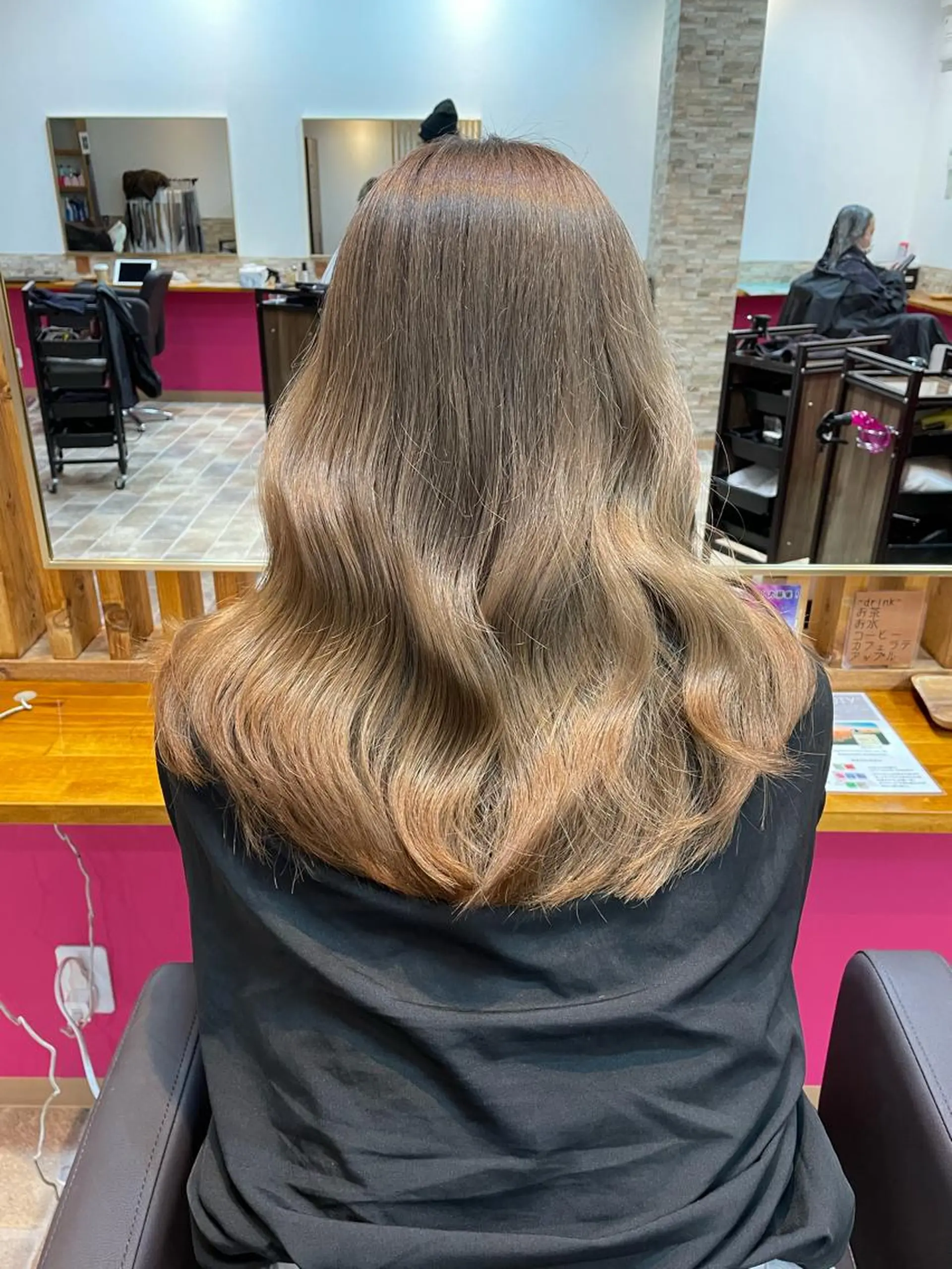 ロング カラー グレージュ ロング ヘアカラー Ammi hair所属・YUI/ ブリーチカラー🌷のヘアスタイル