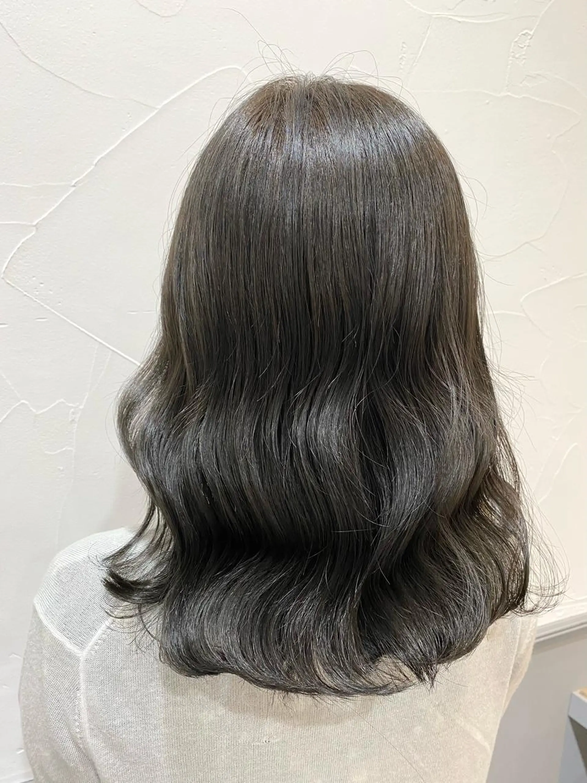 セミロング 髙橋 愛実のヘアスタイル