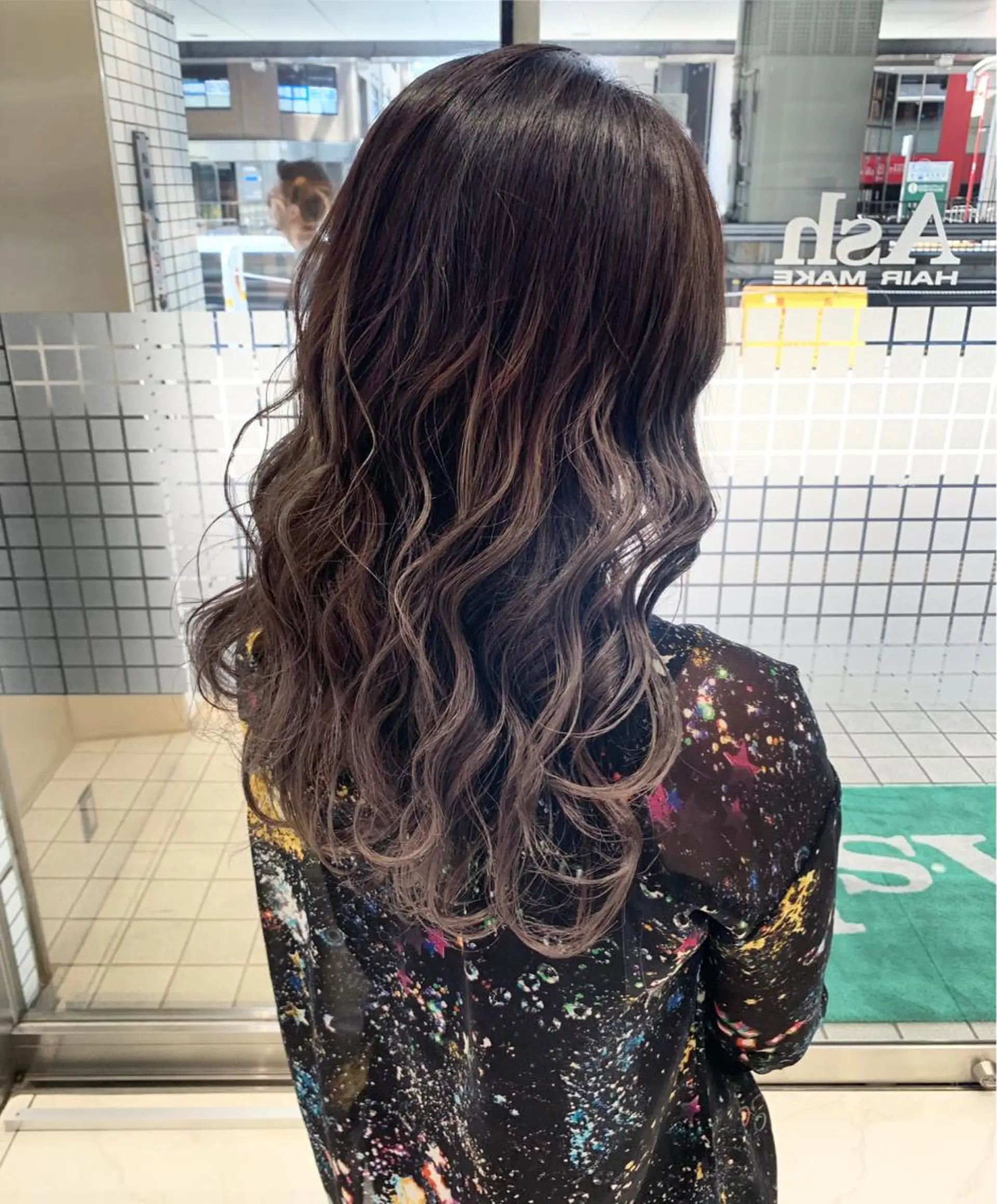 セミロング カラー バレイヤージュ レイヤーカット カット ヘアカラー ブリーチ/バレイヤ ージュ川端裕司のヘアスタイル