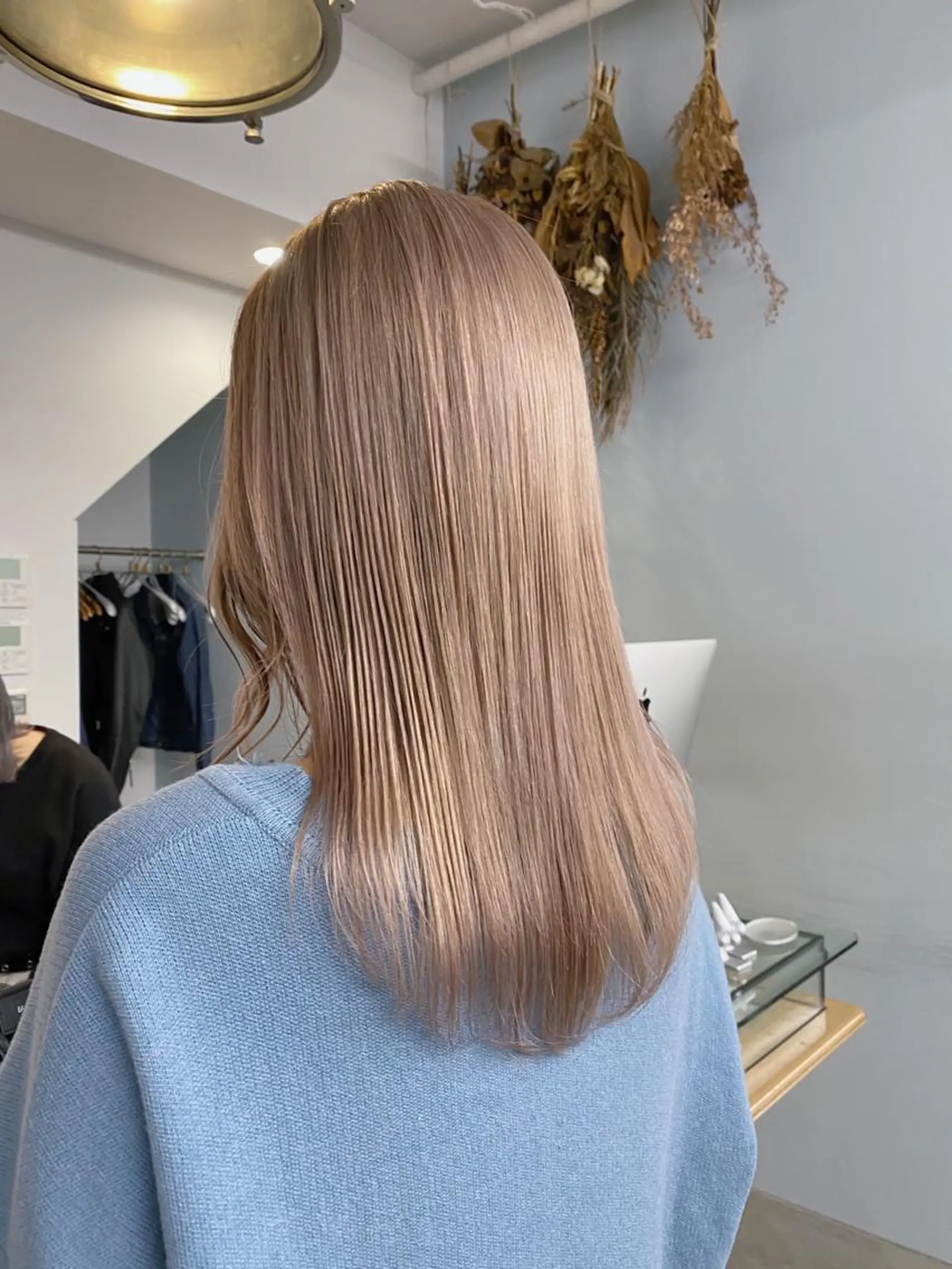 セミロング カラー ヘアアレンジ Flamme Annaのヘアスタイル