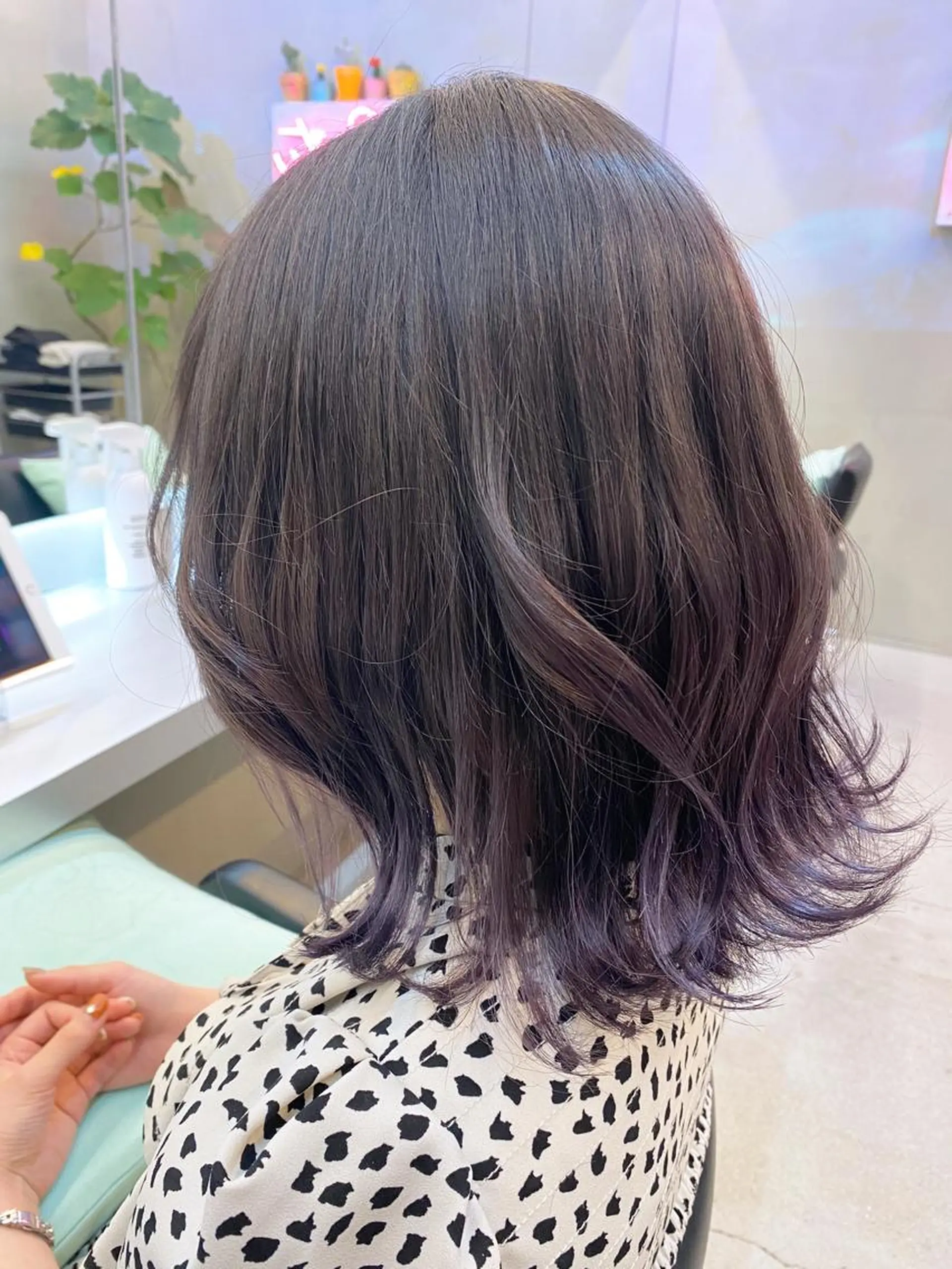 ミディアム カラー ヘアカラー トリートメント 岡野 静華のヘアスタイル