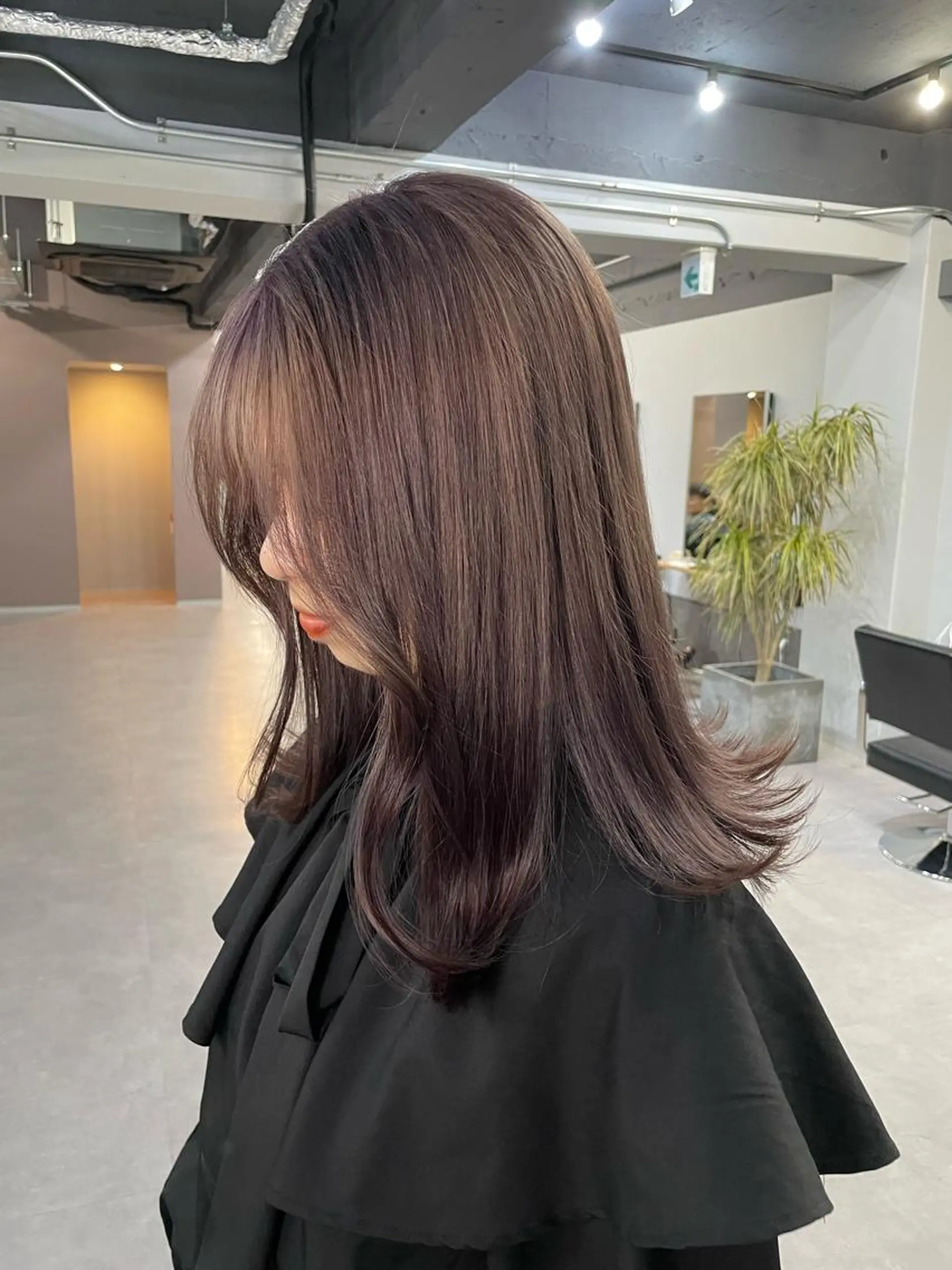 セミロング カラー ミルクティーベージュ ❤︎レイヤー　MIAのヘアスタイル