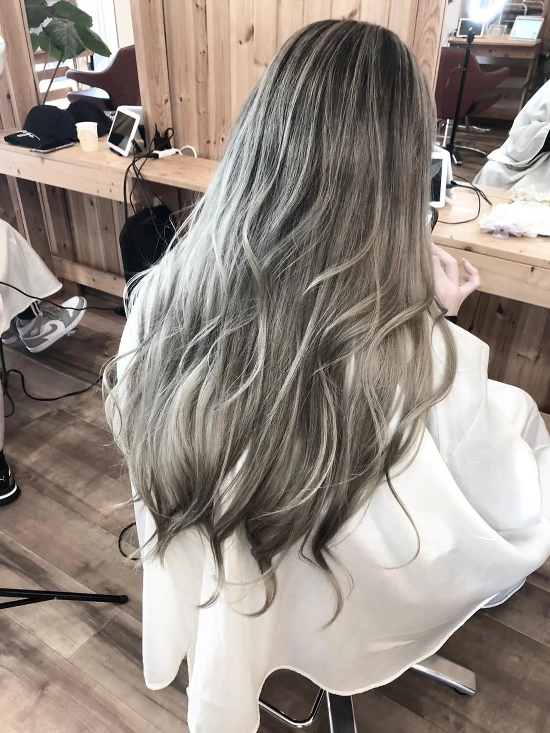 ロング カラー LOOP hairのヘアスタイル