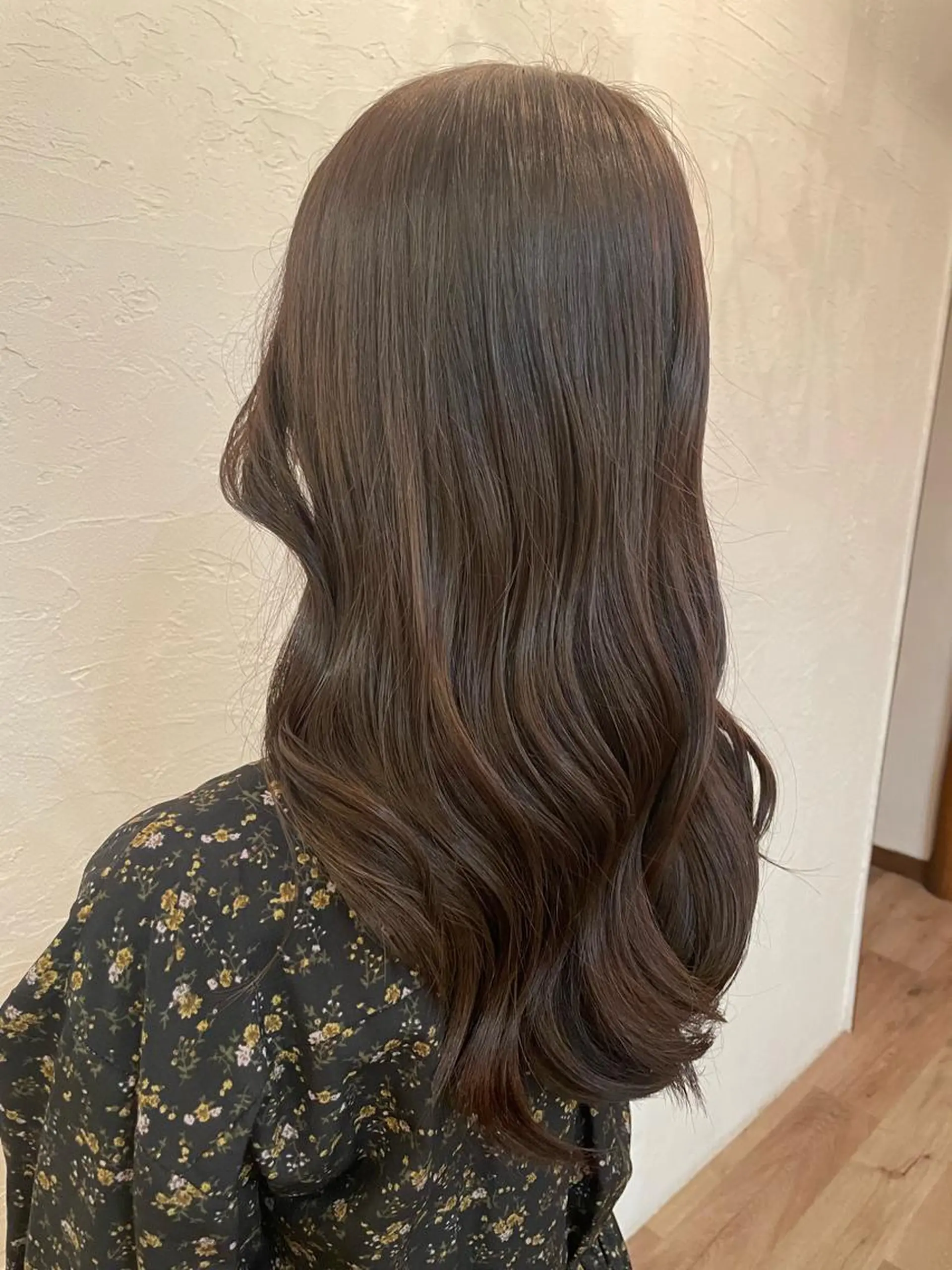 カラー 家下 愛梨のヘアスタイル