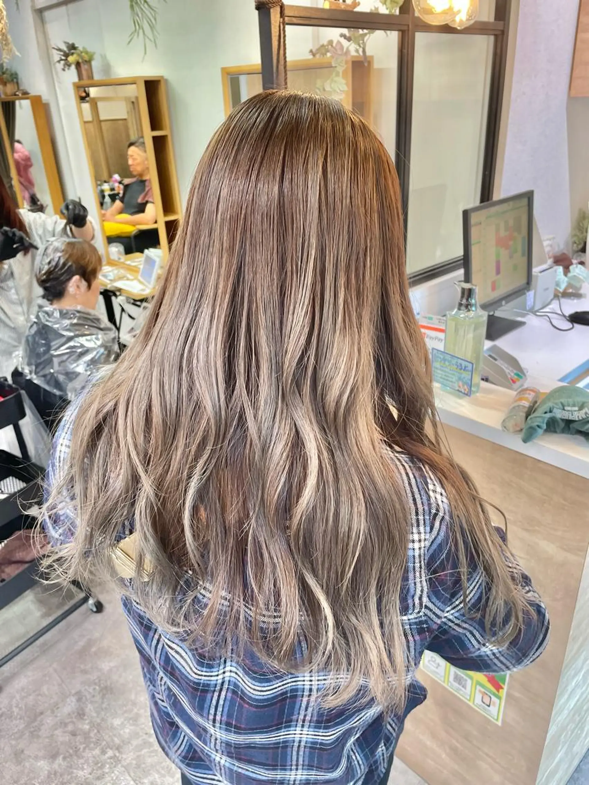 ロング カラー レイン🌏🌱 似合わせ/ハイトーンのヘアスタイル