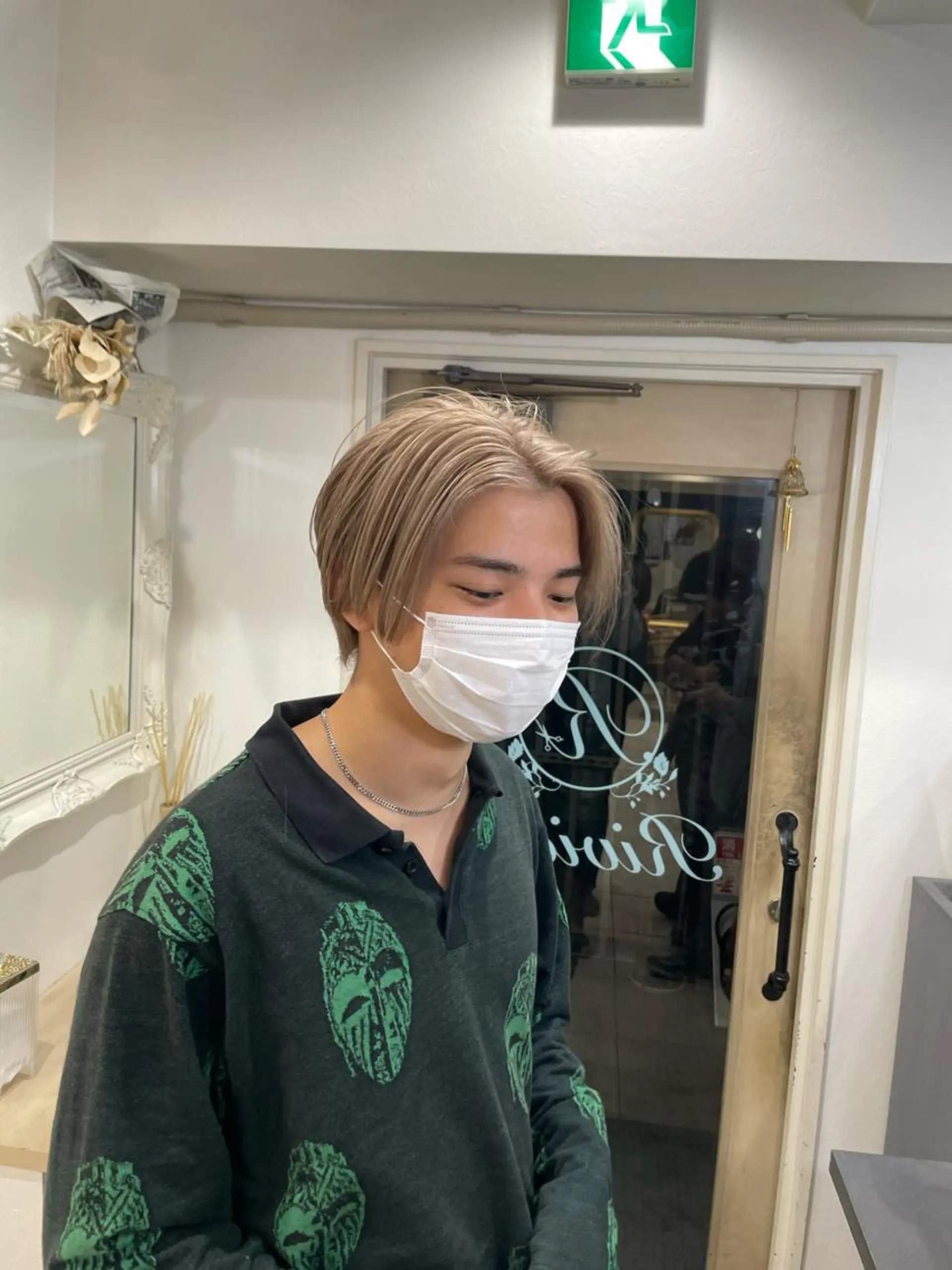 ショート カラー ベージュカラー ミルクティーベージュ ミルクティーベージュ /三村克彦のヘアスタイル