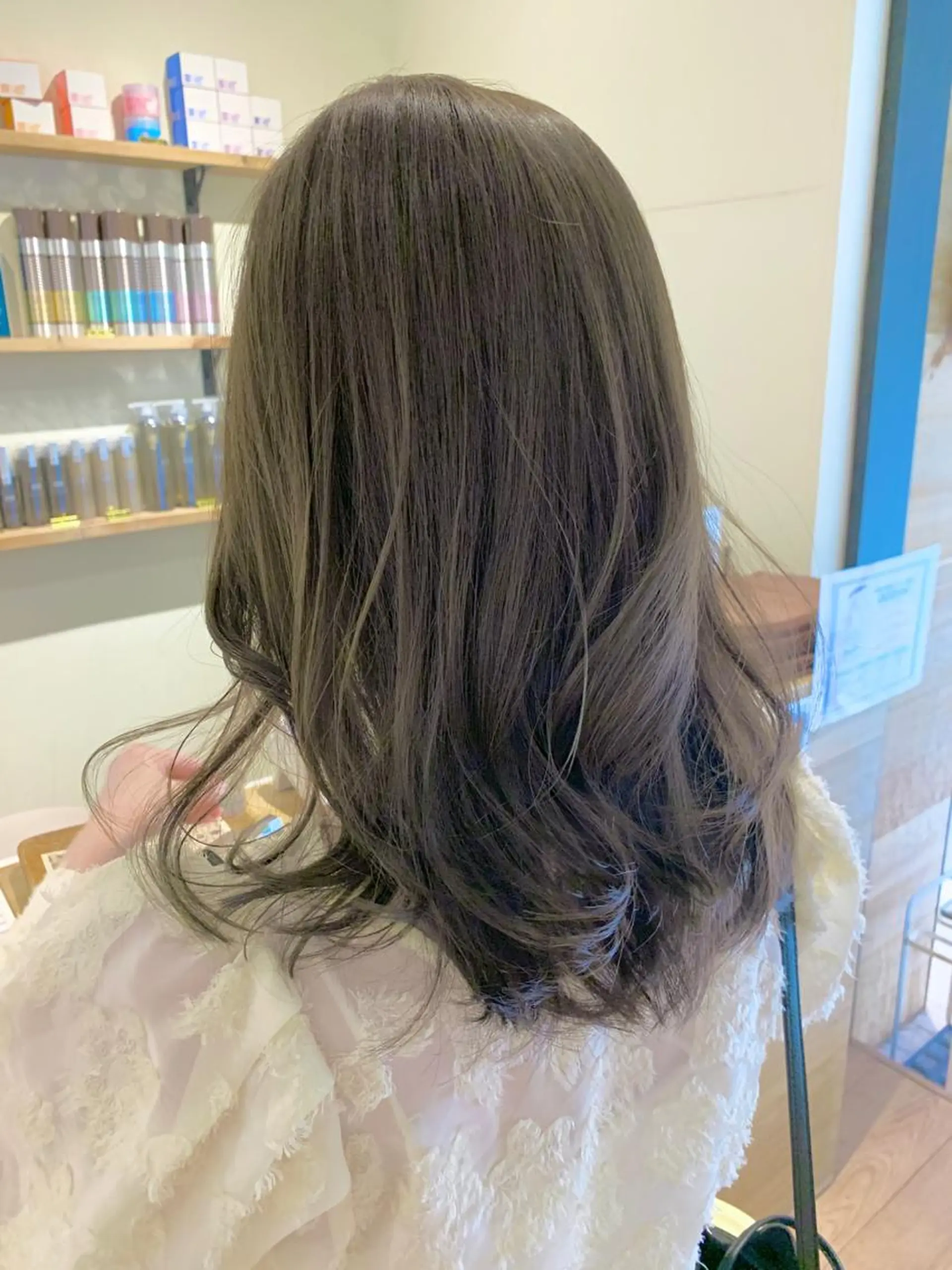 ミディアム ヘアカラー トリートメント NEWI 京橋 【yoko】のヘアスタイル