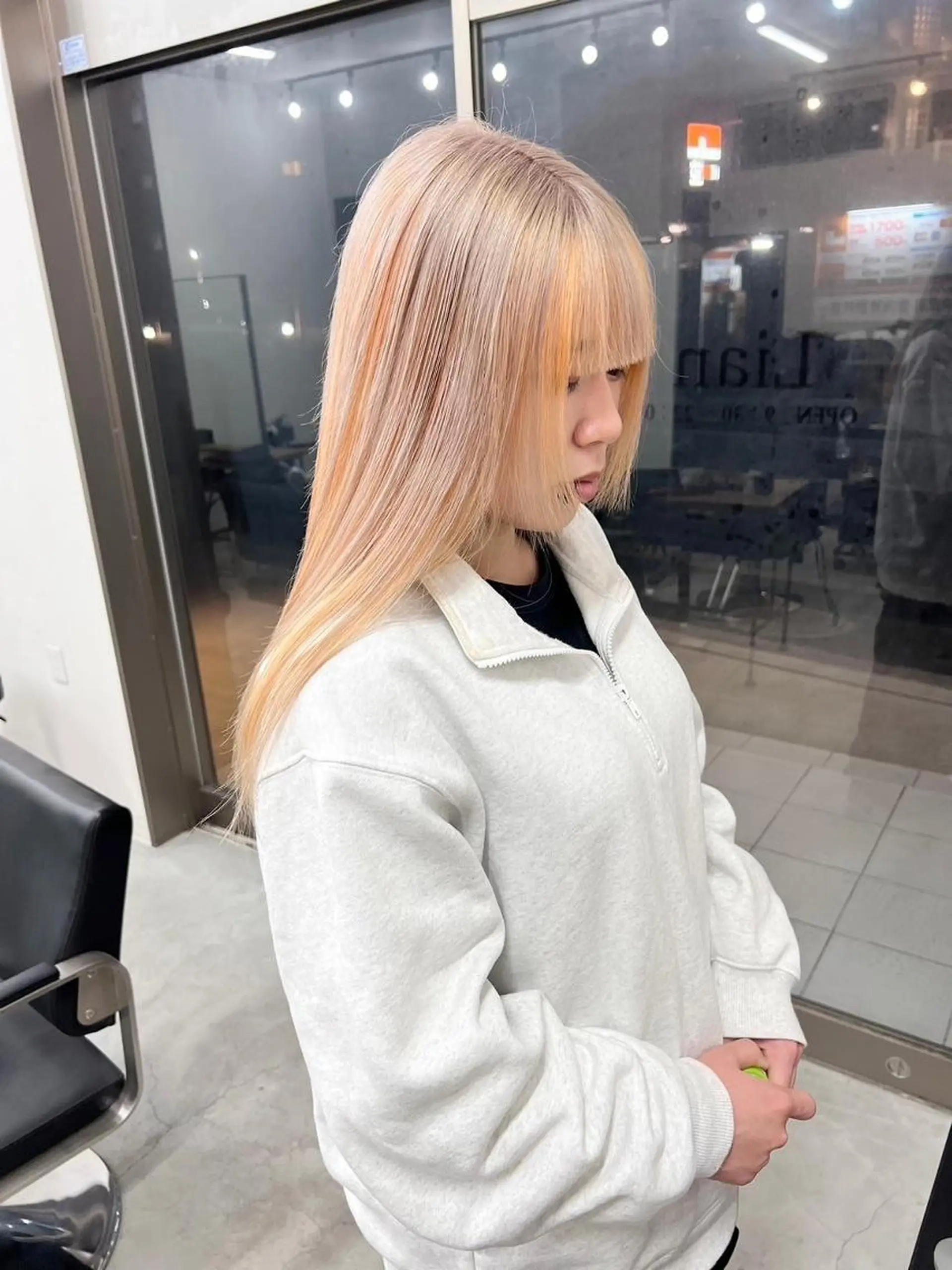 カラー ブリーチソムリエ認定 梅田茶屋町Eir辻のヘアスタイル