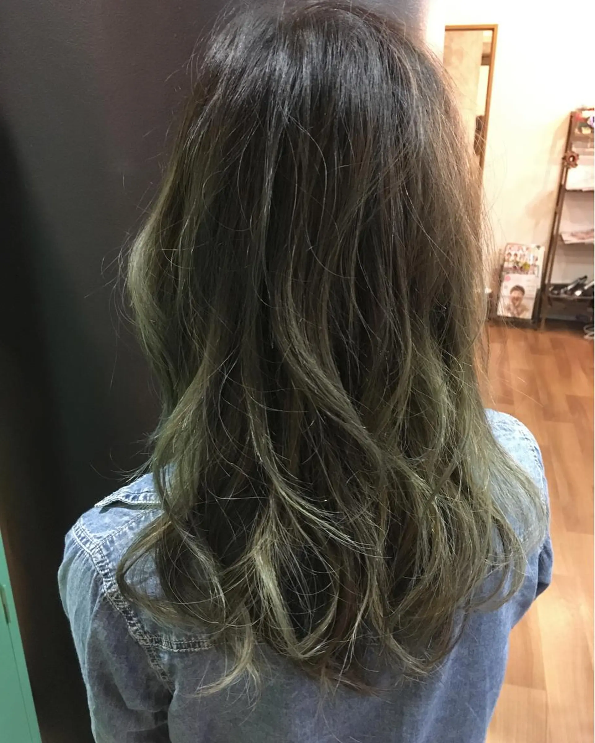 ロング カラー 國村 優のヘアスタイル