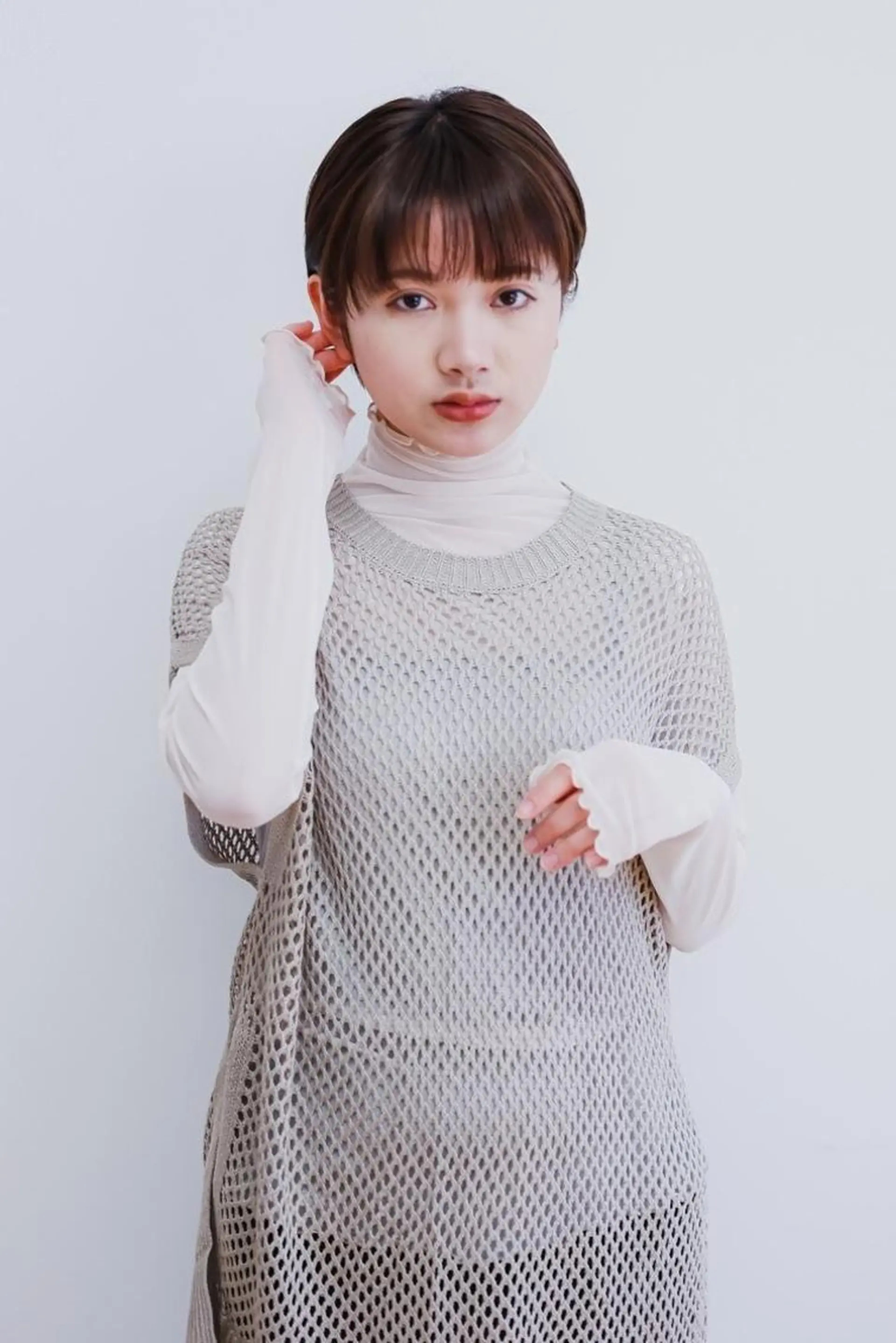 ショート カラー ハンサムショート ブリーチ イヤリングカラー ハイライトカラー イルミナカラー BASSA 下井草店のヘアスタイル
