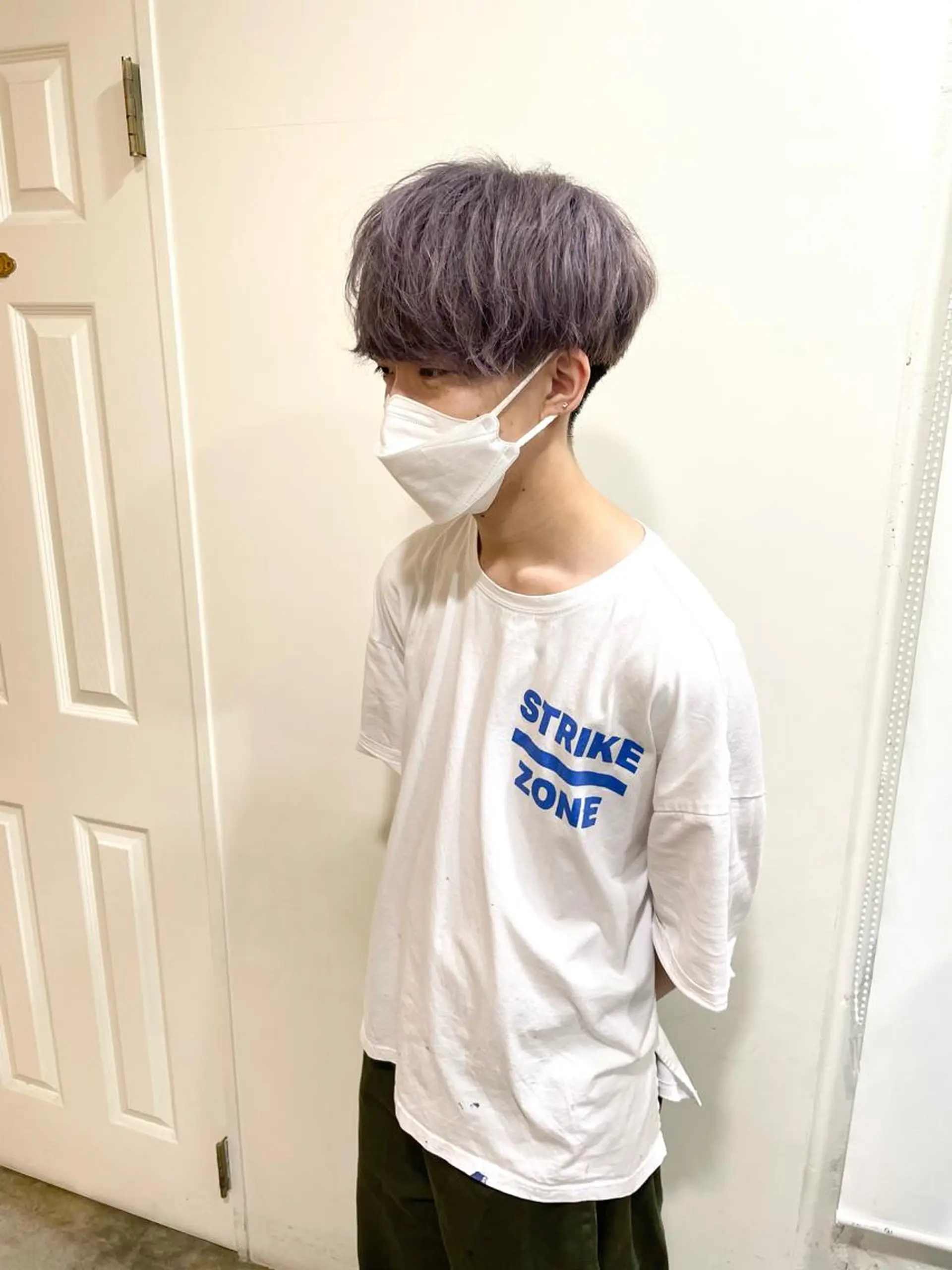 ショート カラー メンズ メンズブリーチ ブリーチ カット ヘアカラー トリートメント MIOベージュカラー 柔らかいカラーのヘアスタイル