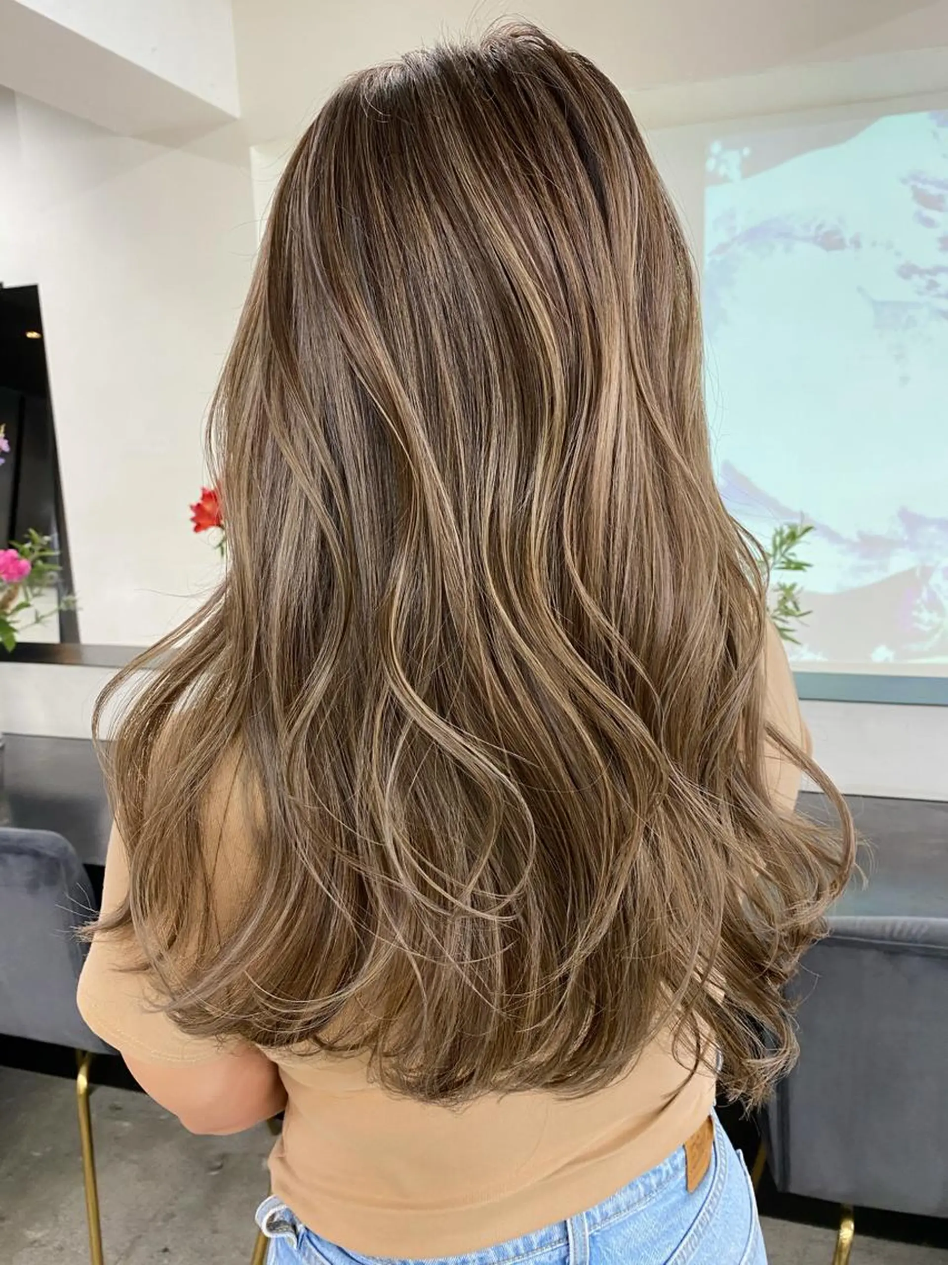 ロング カラー ベージュカラー ブリーチ ブロンド ケアブリーチ ハイライトカラー レイヤーカット💖 Kaedeのヘアスタイル