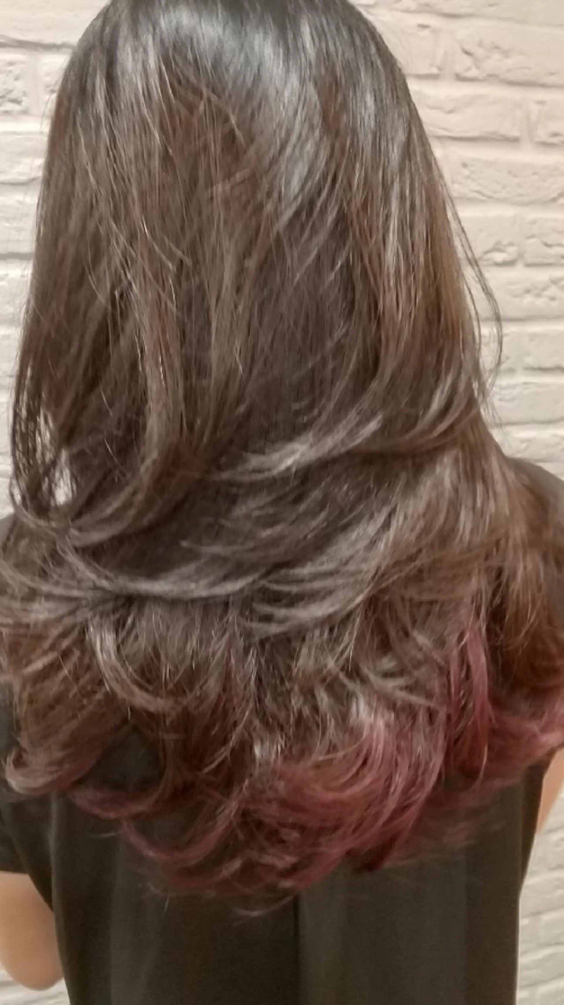 カラー ボルドーカラー グラデーションカラー インナーカラー ✂デザインカット🐟 高評価✂戸崎俊成✂のヘアスタイル