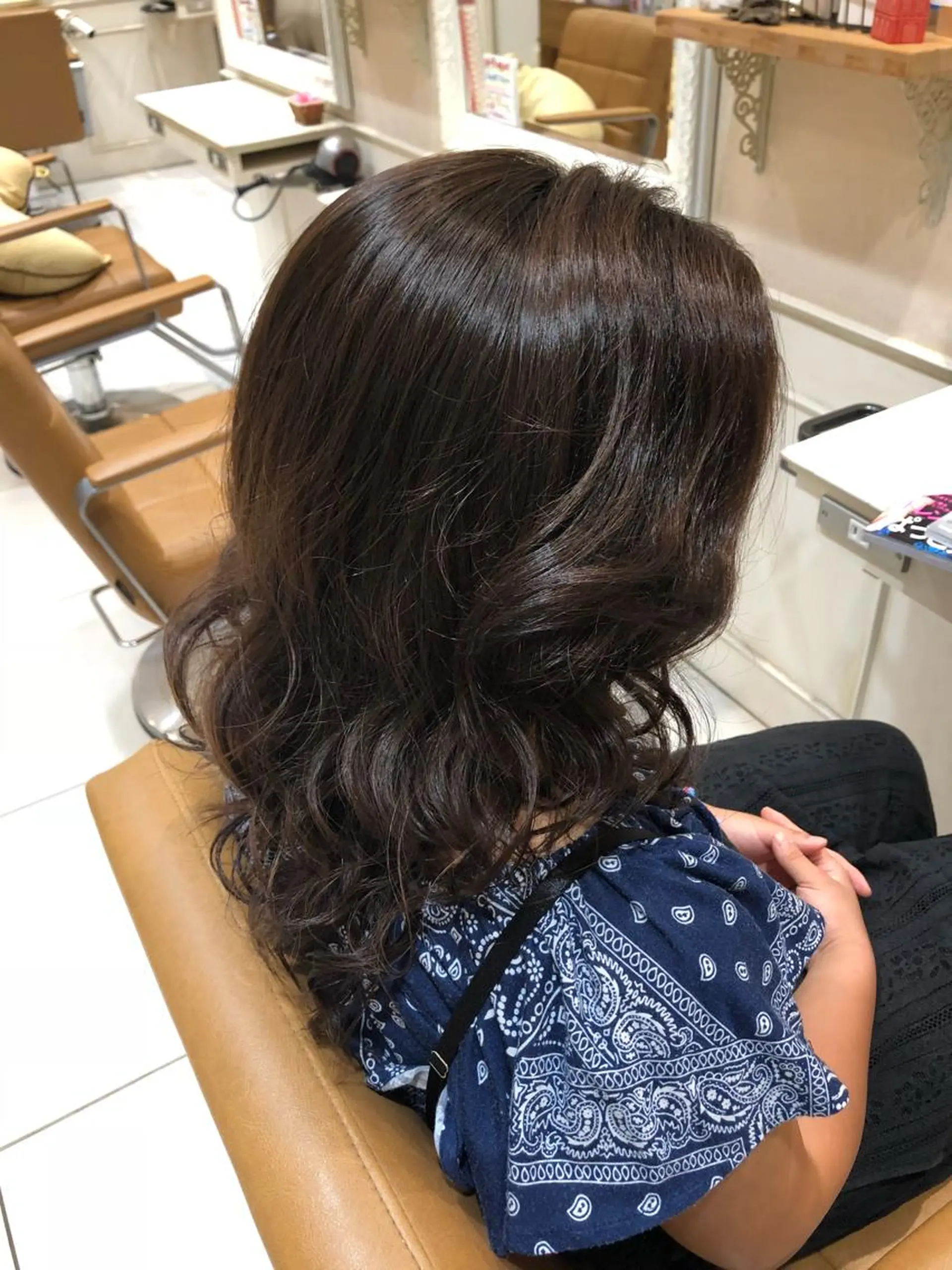 セミロング カラー ツヤ髪カラー💎 佐藤あきのヘアスタイル