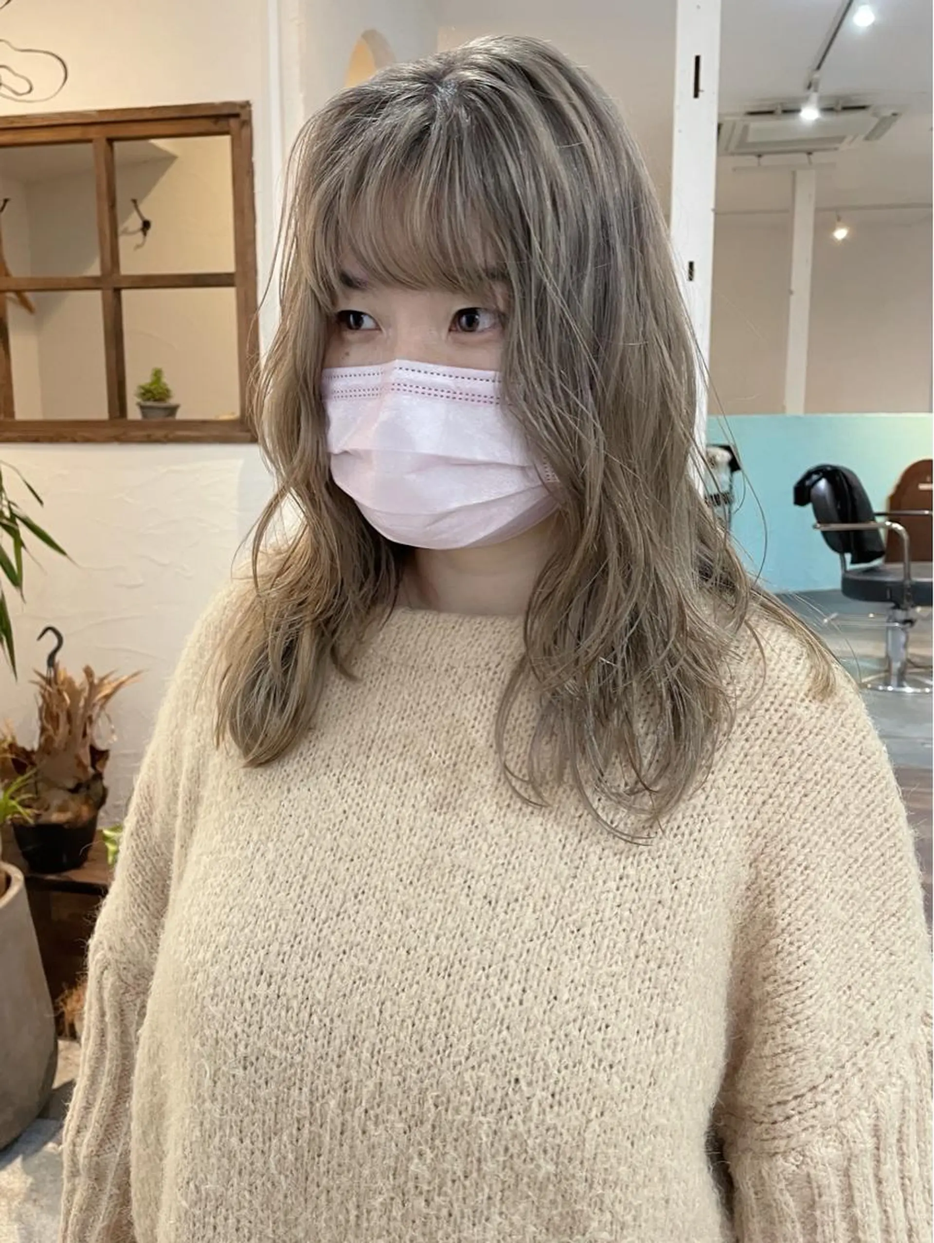 セミロング カラー 高橋 愛美のヘアスタイル