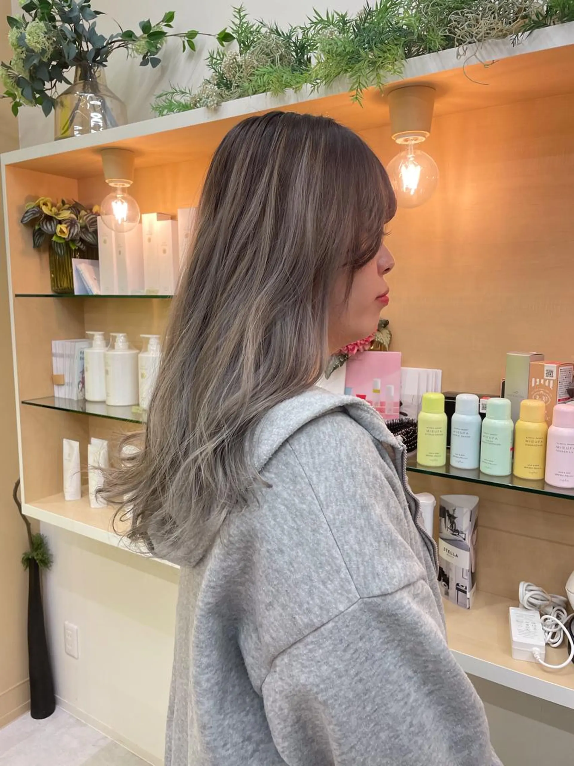 ロング カラー ヘアアレンジ 山下 とよかのヘアスタイル