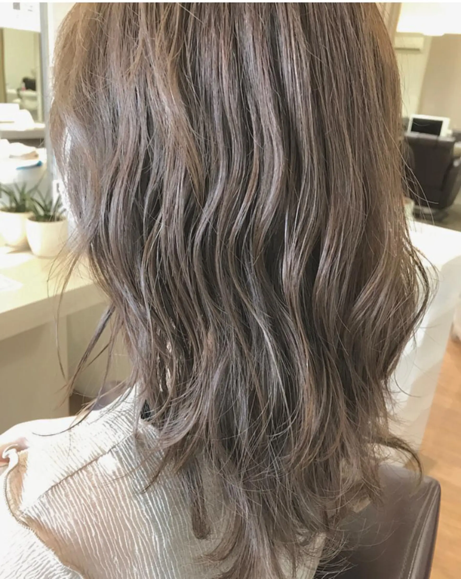 セミロング カラー パーマ ヘアアレンジ アッシュ ベージュカラー ブラウンカラー 透明感カラー グレージュ カット ヘアカラー 透け感/くびれヘア/ レイヤー/カズキ🍭のヘアスタイル