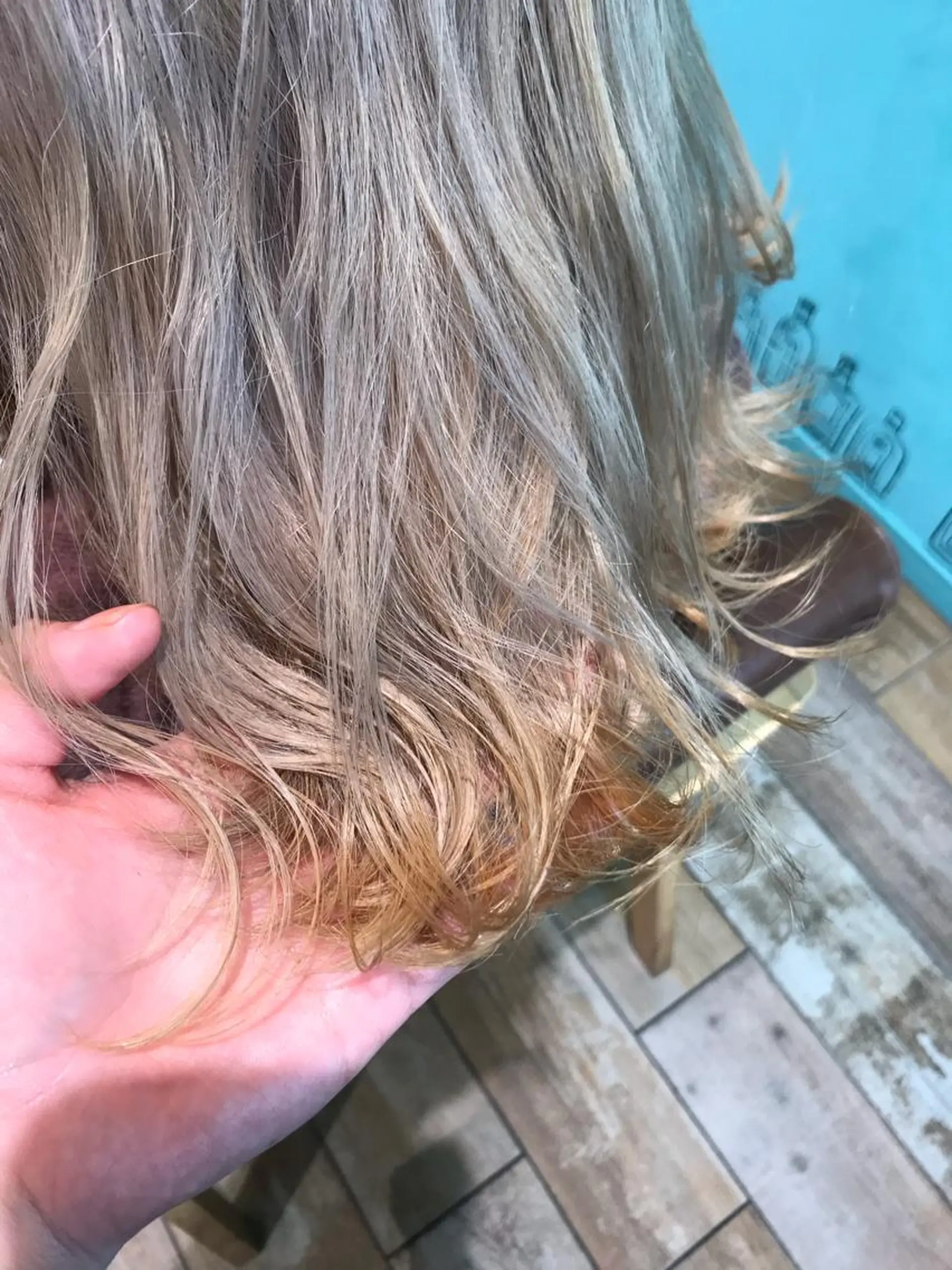 カラー ブロンド 石渡このみ 🍊レイヤーカットのヘアスタイル