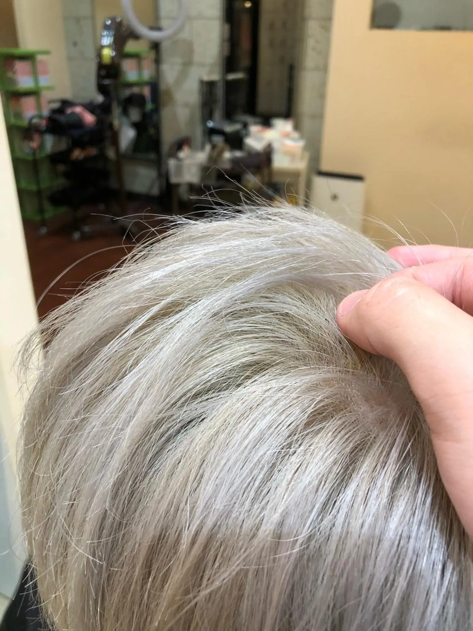 ショート ボブ 外国人風カラー ハイライト レイヤーカット ショートヘア ヘアカラー yasu ヤスのヘアスタイル