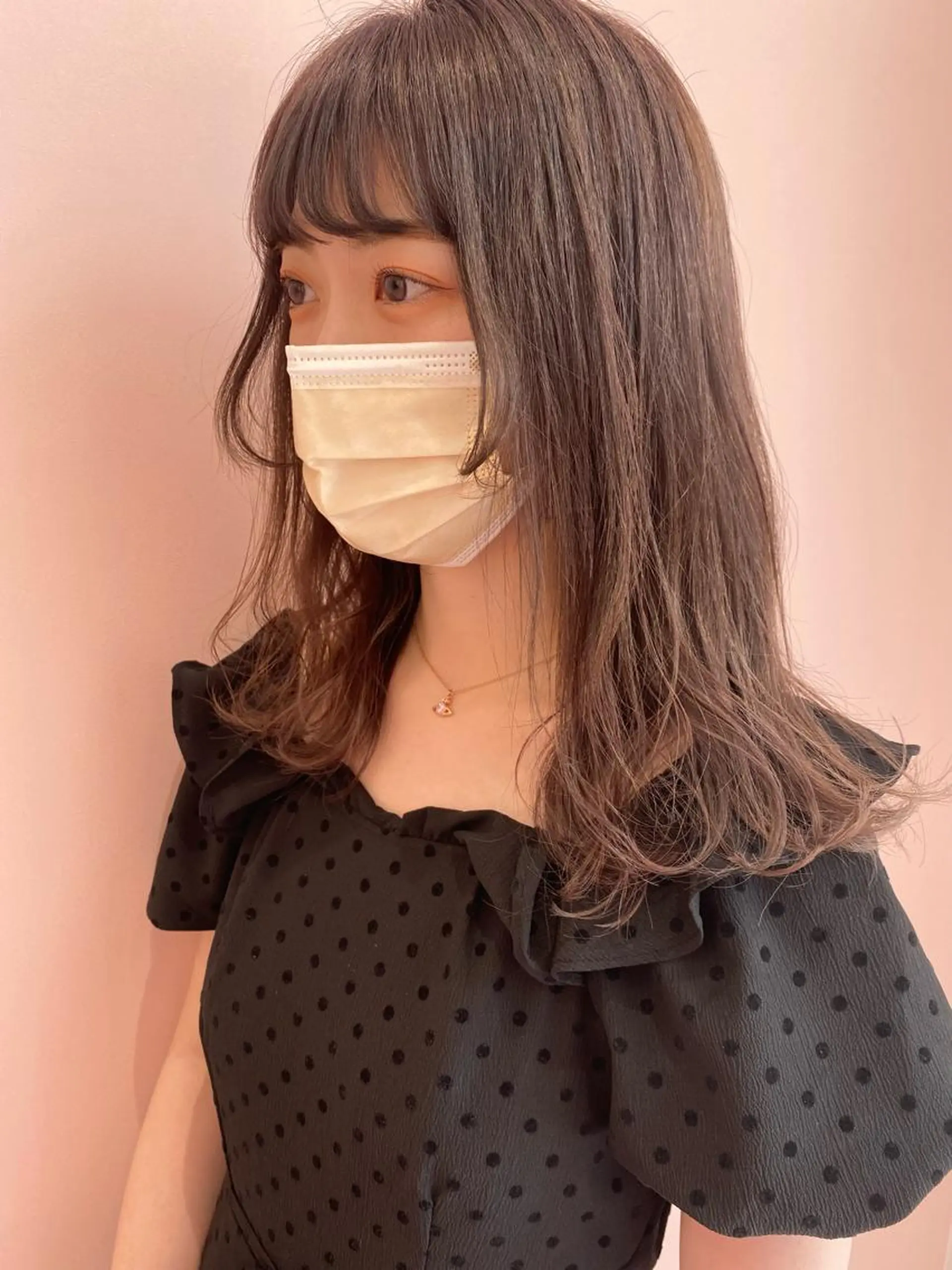 セミロング カラー ベージュカラー ピンクカラー バイオレットカラー 西本 夏美のヘアスタイル