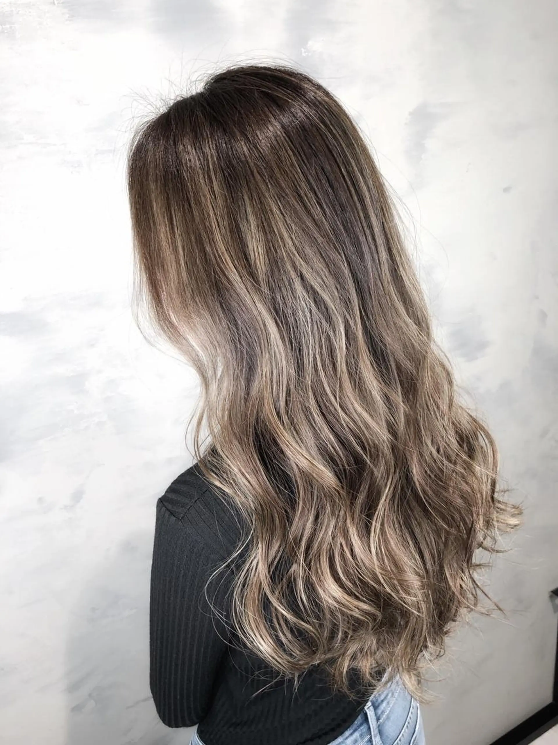 ロング カラー グレージュ ハイライトカラー 3Dハイライト ハイライト biscohair 髪にドラマを。のヘアスタイル