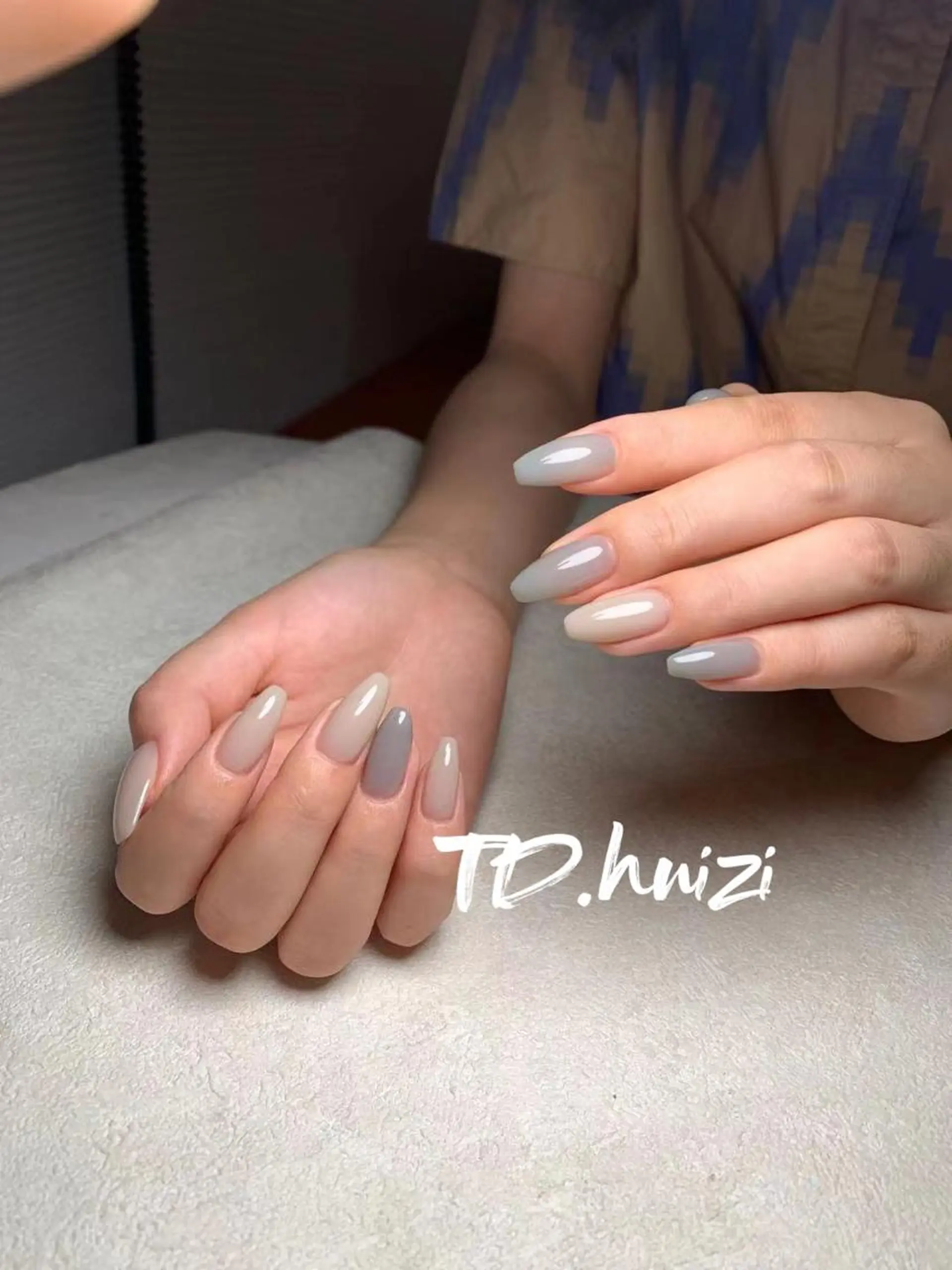 ミディアム めぐみのネイルサロン スタッフ練習のネイルデザイン