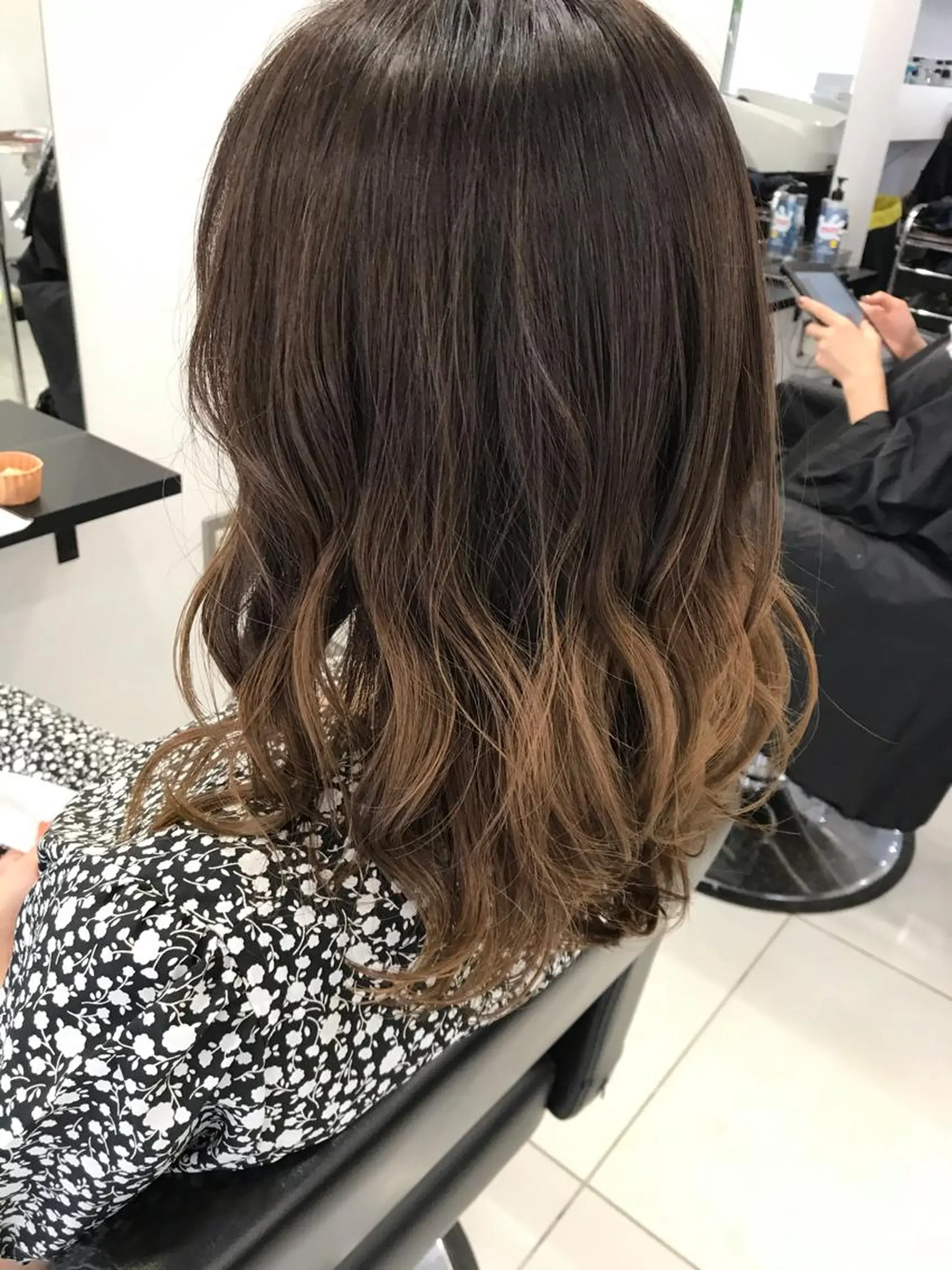ミディアム ヘアカラー 横山 奈央のヘアスタイル