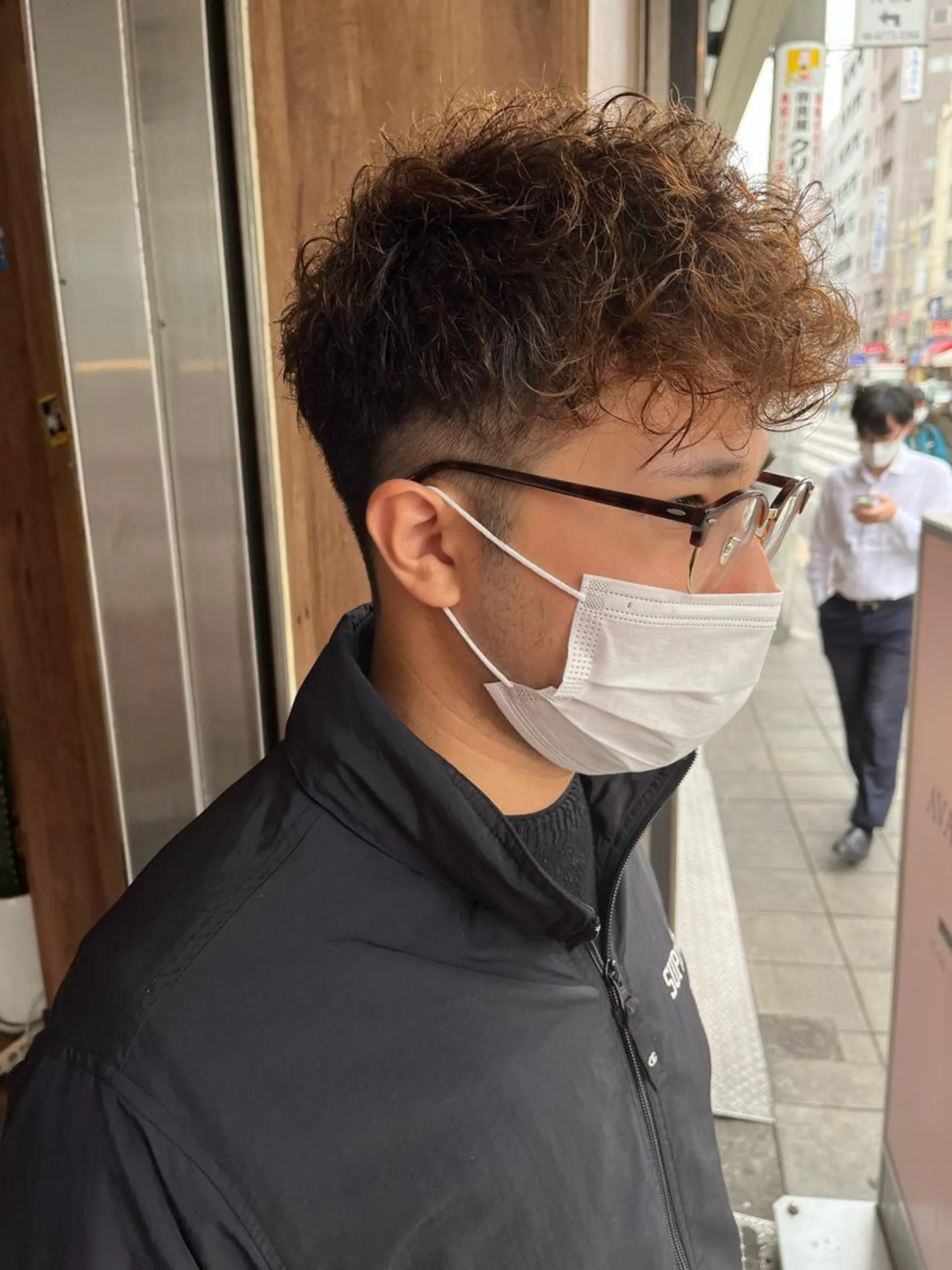 ショート カラー パーマ メンズ メンズパーマ スペインカール くせ毛 カット ヘアカラー AVANCE.難波 店長 松元のヘアスタイル