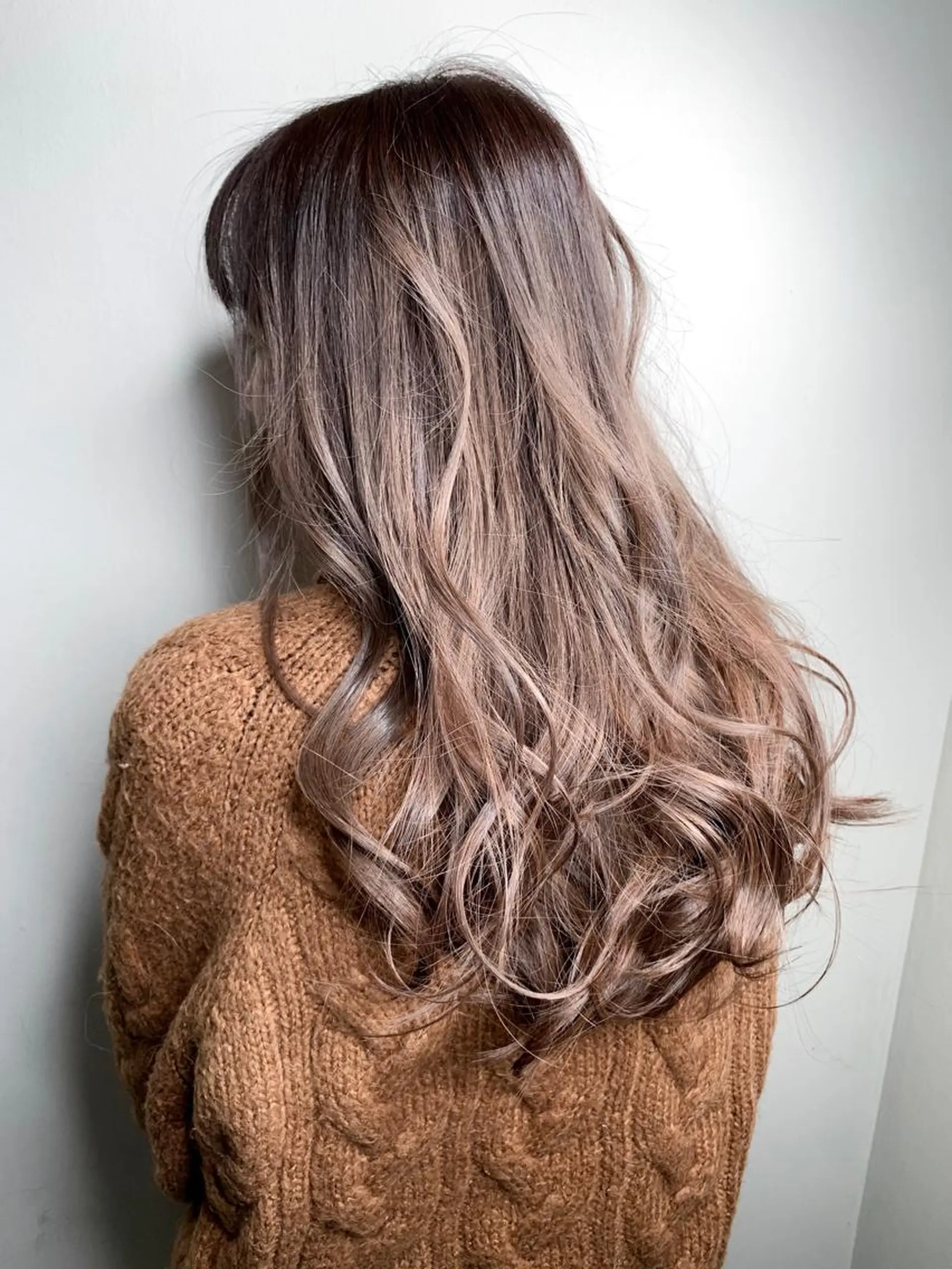 ロング カラー アッシュ ベージュカラー グラデーションカラー ミルクティーベージュ ヘアカラー 🌈 DAIKI 🌈のヘアスタイル